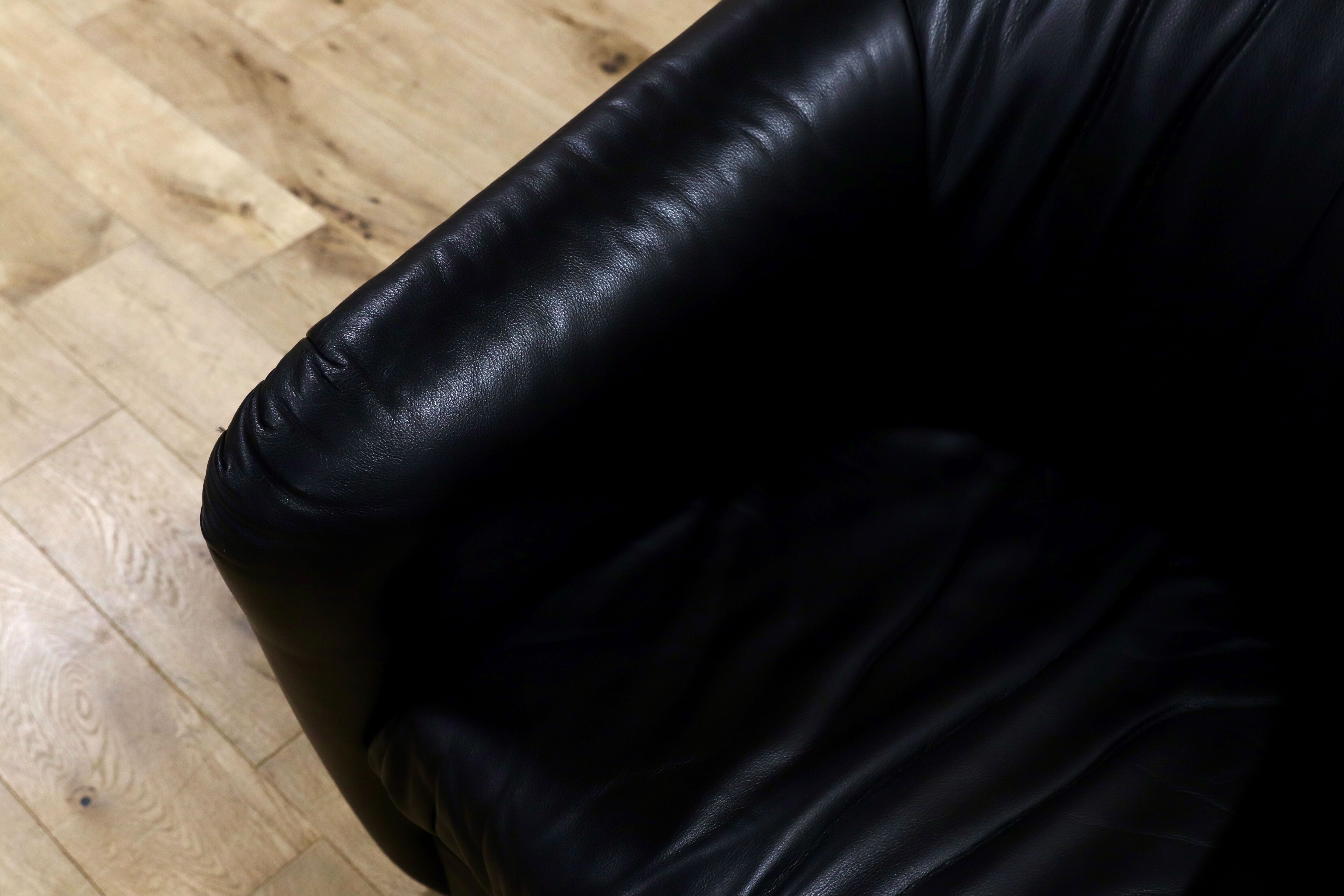 GMHN385C○HUKLA / フクラ 1人掛けソファ ラウンジチェア パーソナルチェア 黒 総革 IDC大塚家具 デザイナーズ ドイツ 約23万