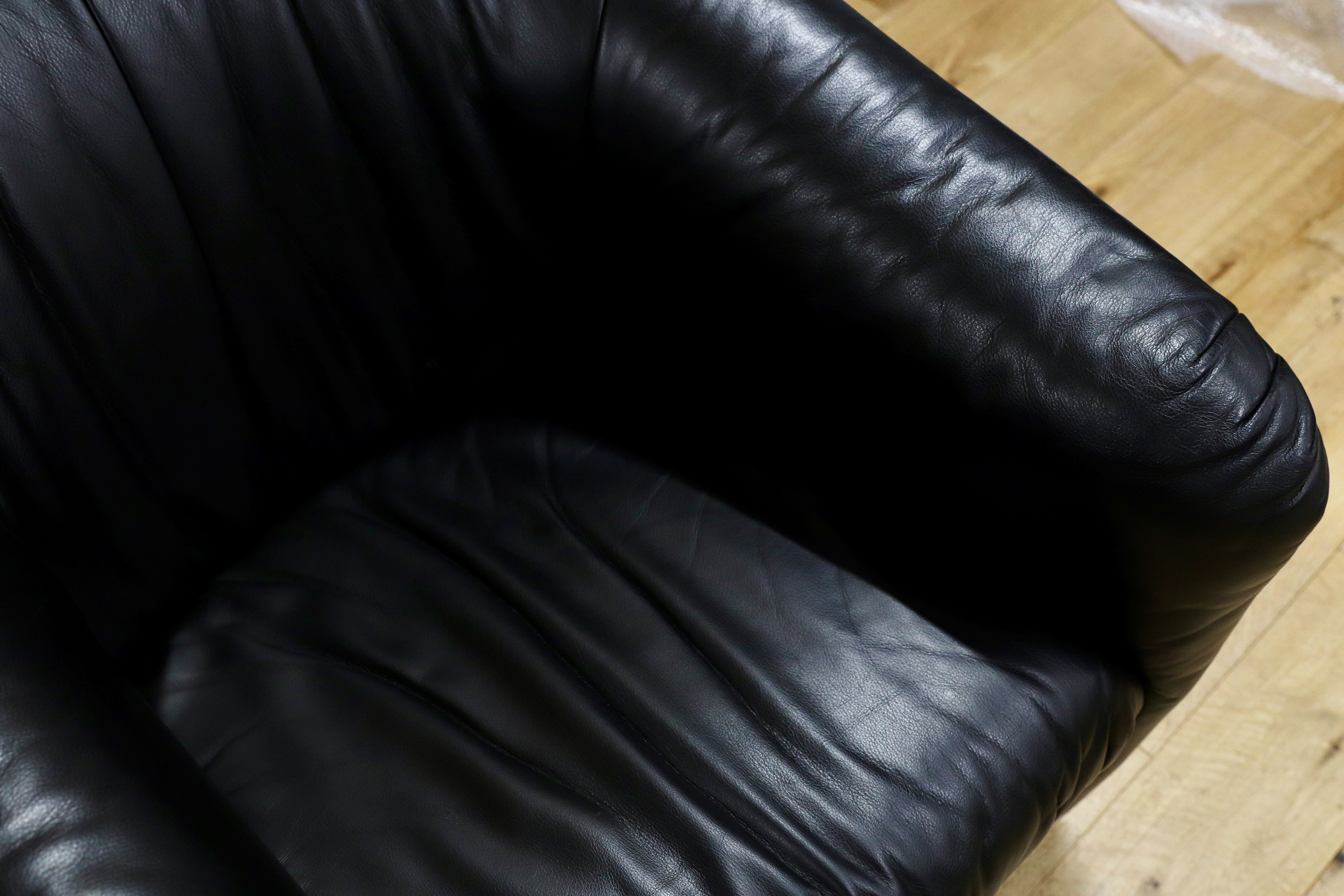 GMHN385C○HUKLA / フクラ 1人掛けソファ ラウンジチェア パーソナルチェア 黒 総革 IDC大塚家具 デザイナーズ ドイツ 約23万