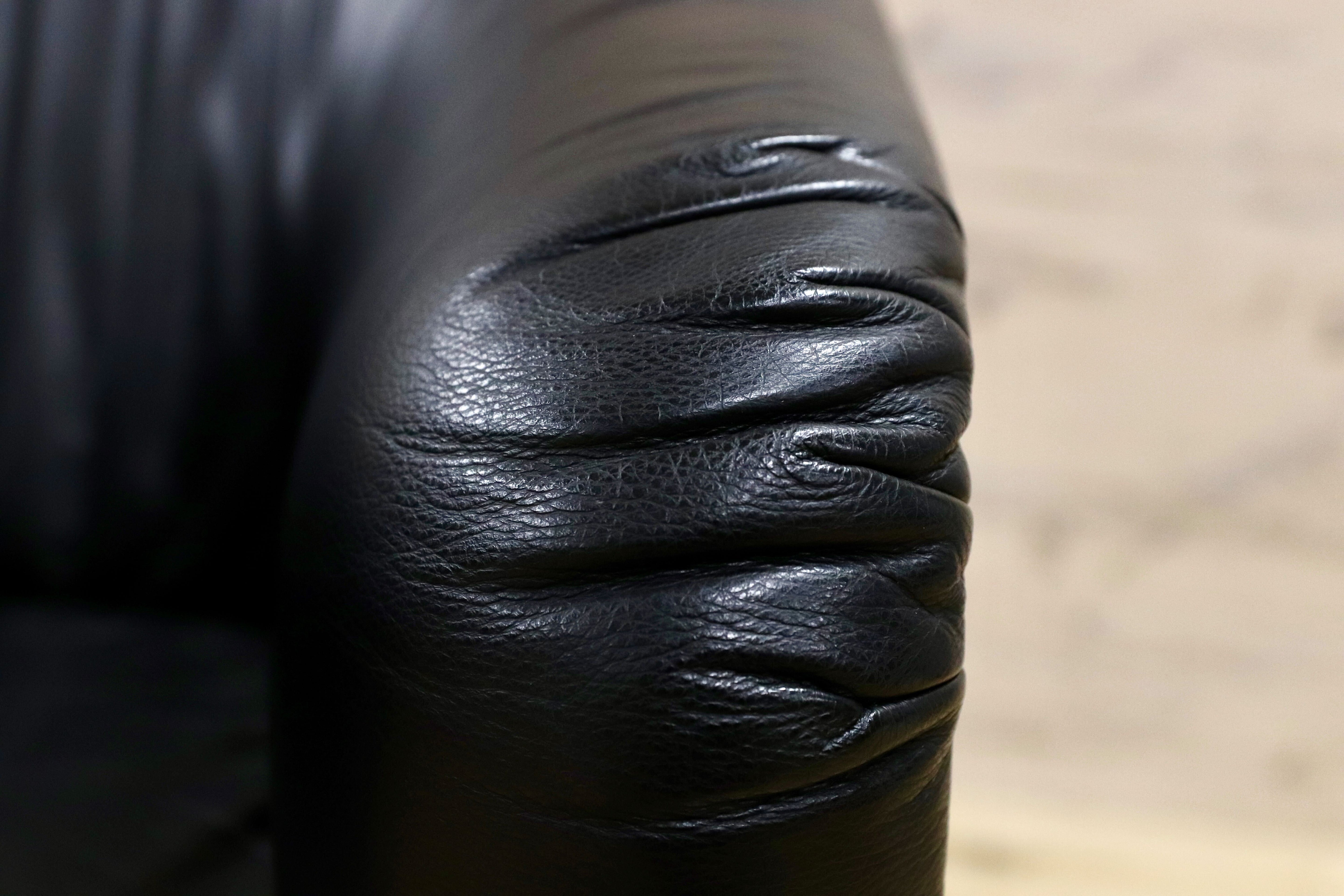 GMHN385D○HUKLA / フクラ 1人掛けソファ ラウンジチェア パーソナルチェア 黒 総革 IDC大塚家具 デザイナーズ ドイツ 約23万