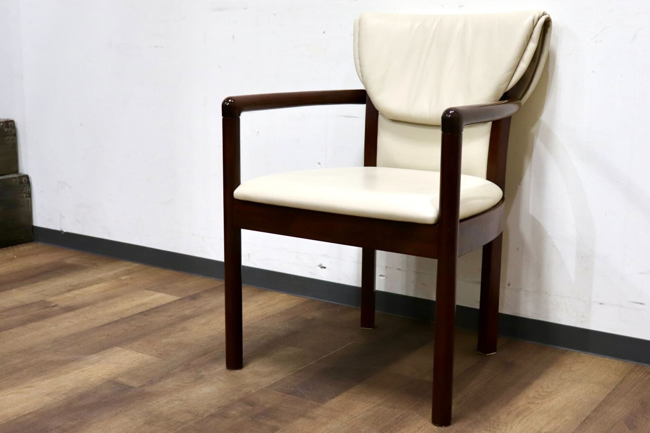 GMHH416D○モリシゲ / MORISHIGE アームチェア ダイニングチェア 食卓椅子 椅子 本革 IDC大塚家具 最高級 モダン クラシック