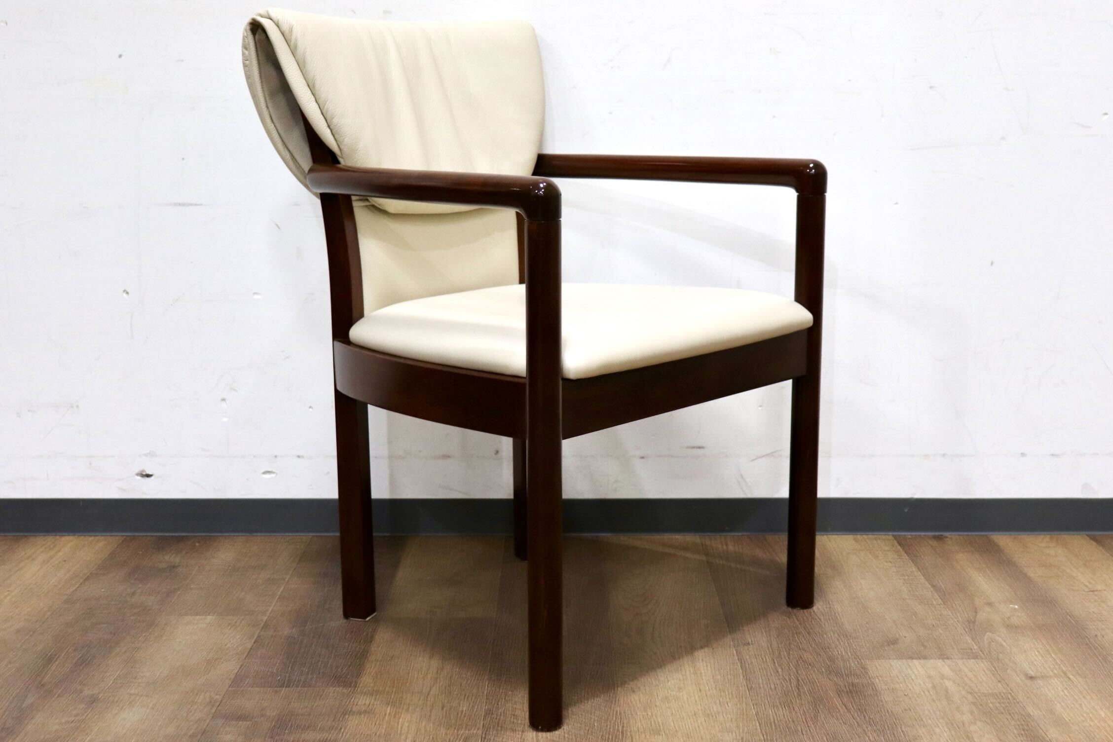 GMHH416D○モリシゲ / MORISHIGE アームチェア ダイニングチェア 食卓椅子 椅子 本革 IDC大塚家具 最高級 モダン クラシック