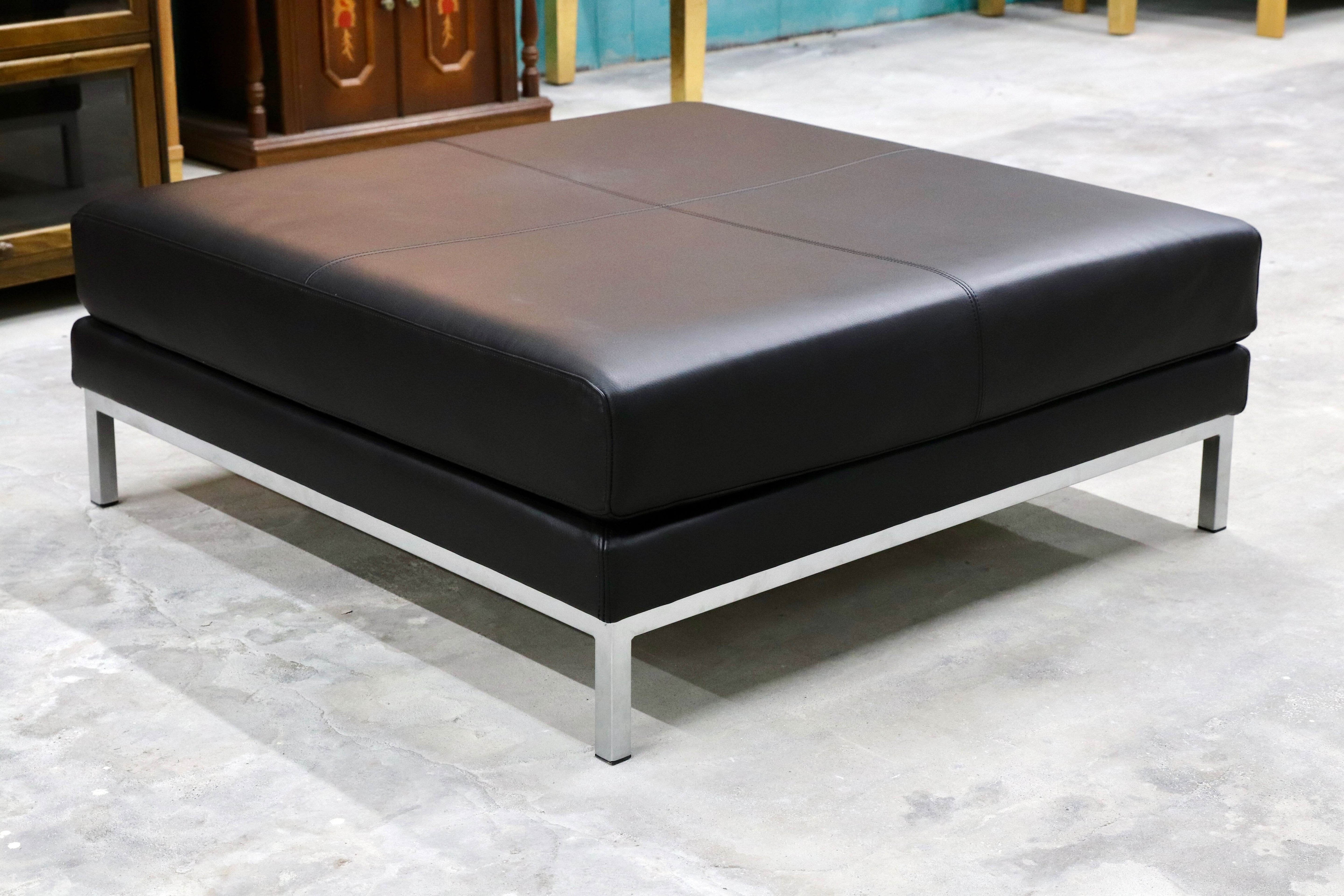 GMHK616○HUKLA / フクラ VALIANT ヴァリアント 本革 レザー オットマン スツール ソファ 黒 定価約43.8万 モデルルーム展示品