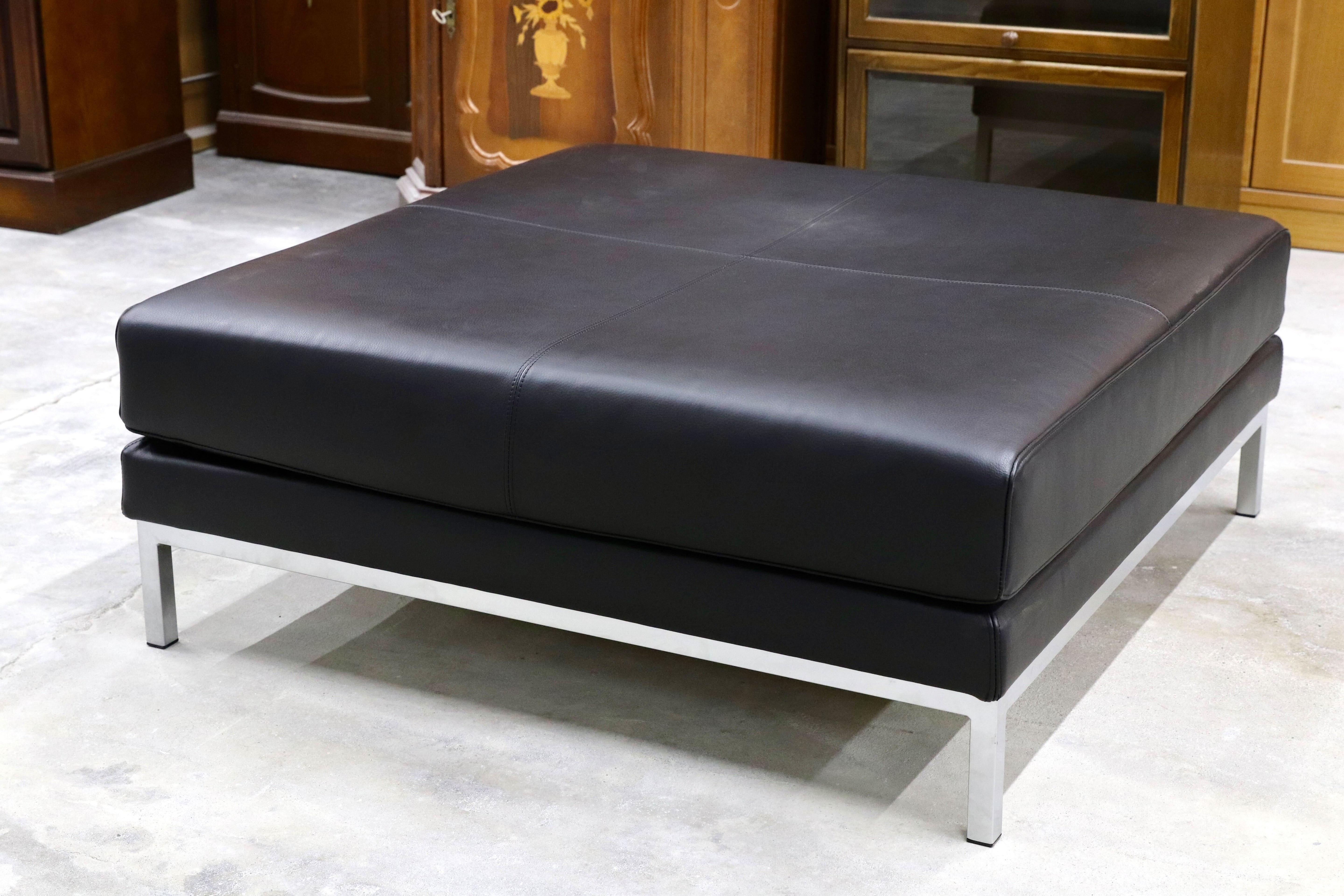 GMHK616○HUKLA / フクラ VALIANT ヴァリアント 本革 レザー オットマン スツール ソファ 黒 定価約43.8万 モデルルーム展示品