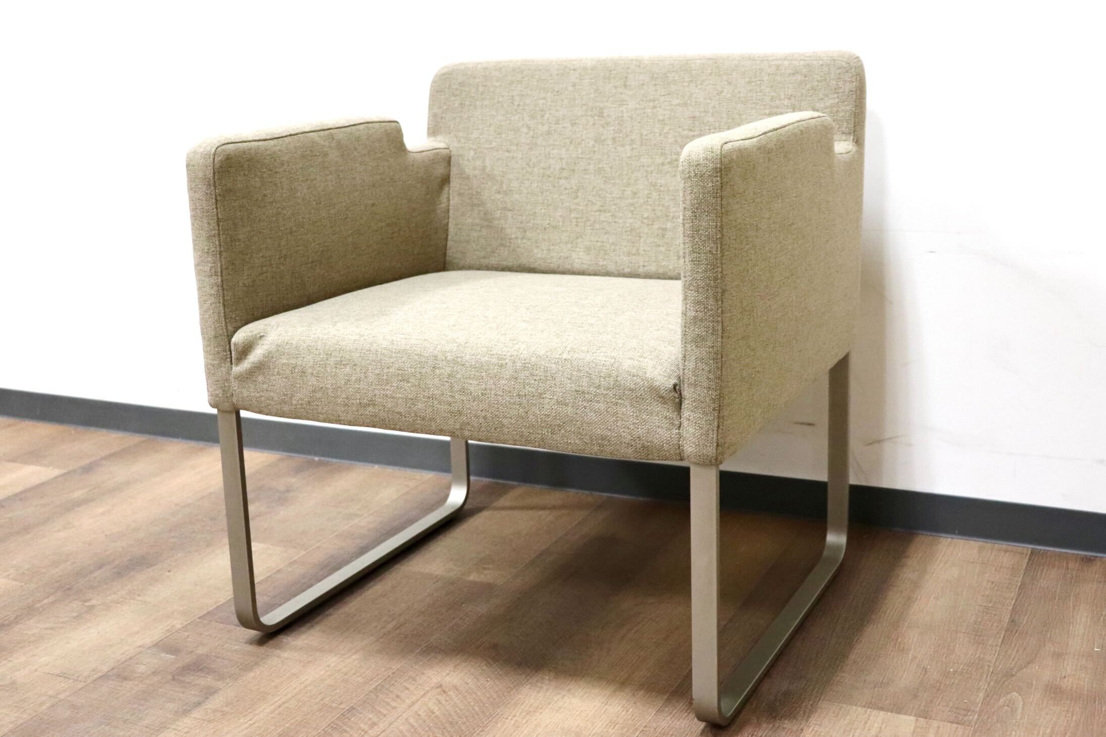 GMGH384○arflex / アルフレックス PALA ダイニングチェア サイドチェア アームチェア ファブリック 植木莞爾 モダン 定価約15万 展示品