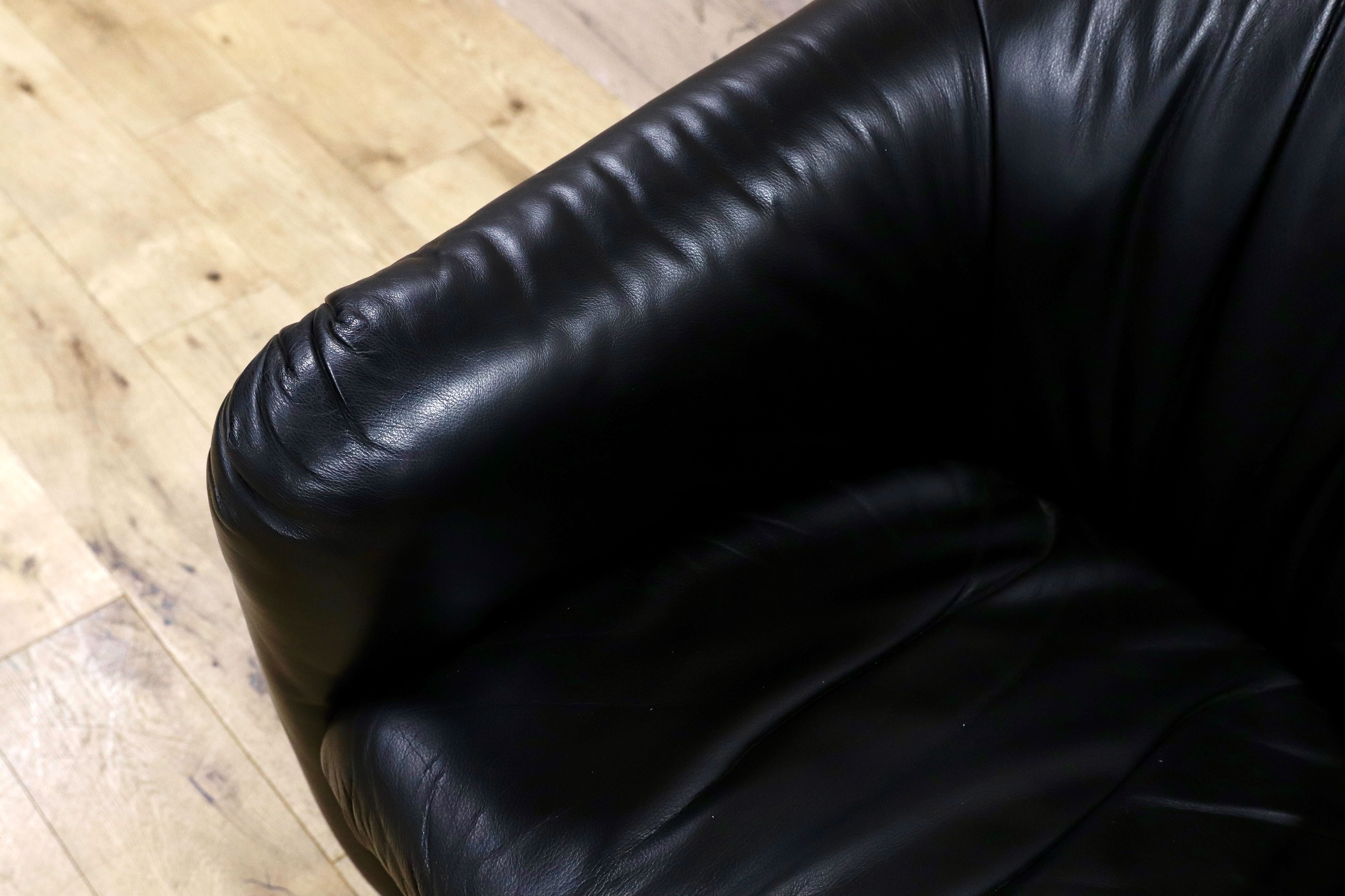 GMHN385J○HUKLA / フクラ 1人掛けソファ ラウンジチェア パーソナルチェア 黒 総革 IDC大塚家具 デザイナーズ ドイツ 約23万