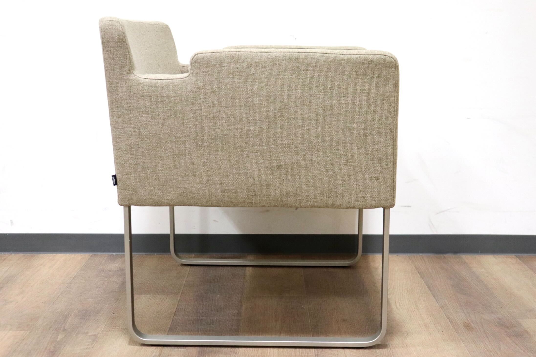 GMGH384○arflex / アルフレックス PALA ダイニングチェア サイドチェア アームチェア ファブリック 植木莞爾 モダン 定価約15万 展示品