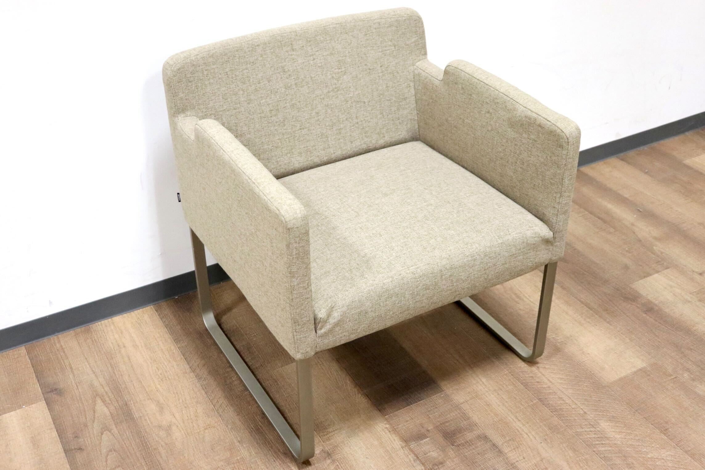 GMGH384○arflex / アルフレックス PALA ダイニングチェア サイドチェア アームチェア ファブリック 植木莞爾 モダン 定価約15万 展示品