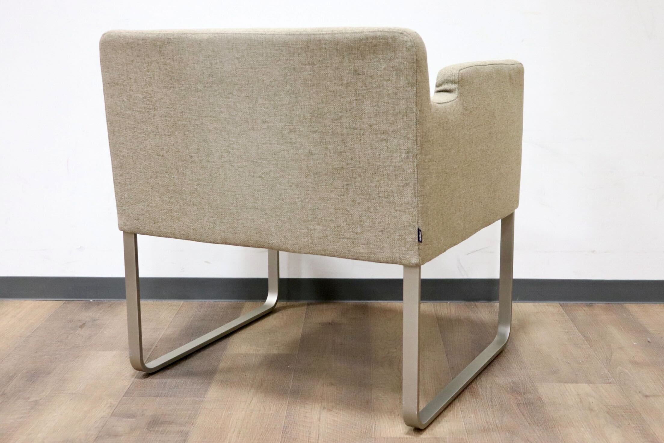 GMGH384○arflex / アルフレックス PALA ダイニングチェア サイドチェア アームチェア ファブリック 植木莞爾 モダン 定価約15万 展示品