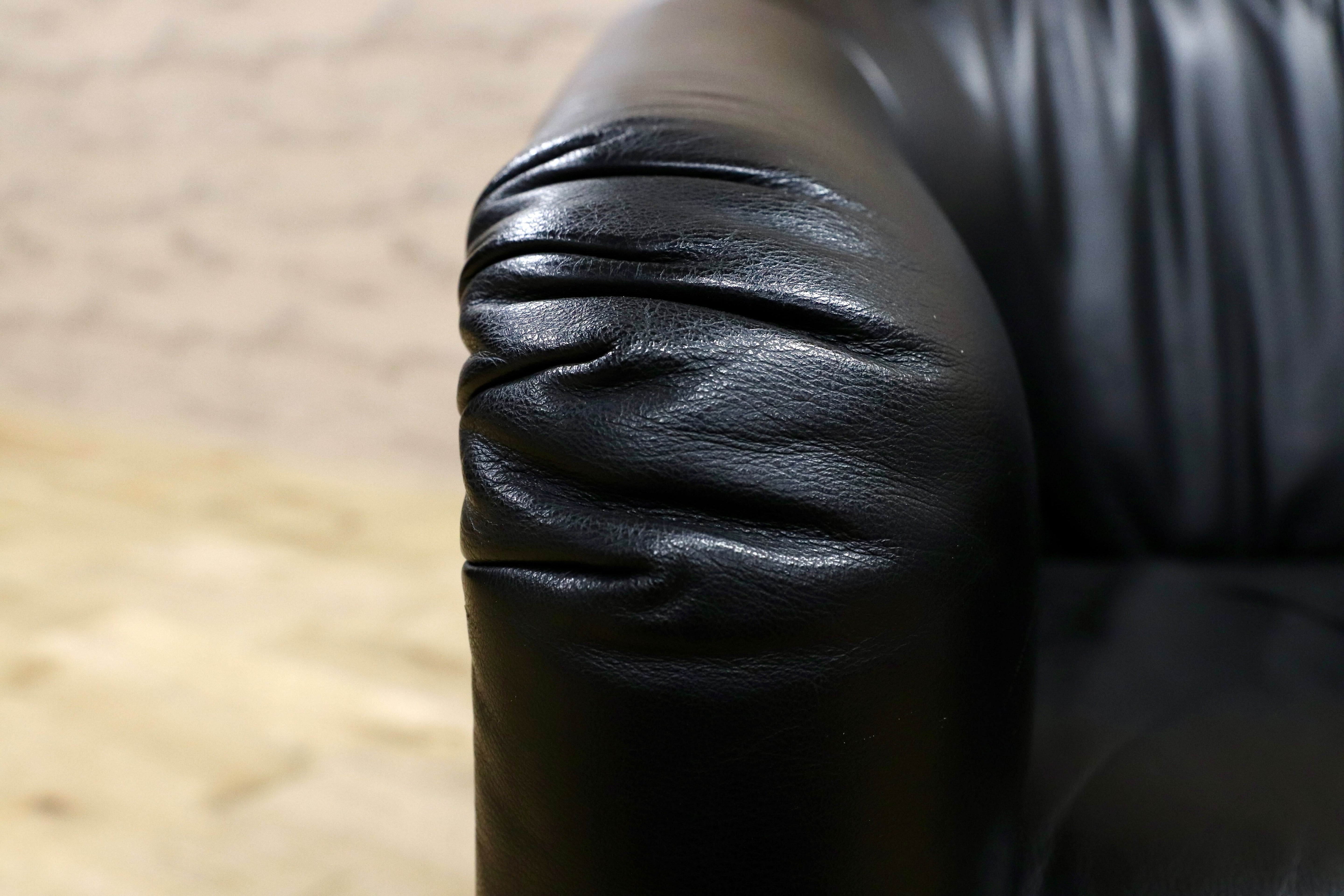 GMHN385K○HUKLA / フクラ 1人掛けソファ ラウンジチェア パーソナルチェア 黒 総革 IDC大塚家具 デザイナーズ ドイツ 約23万