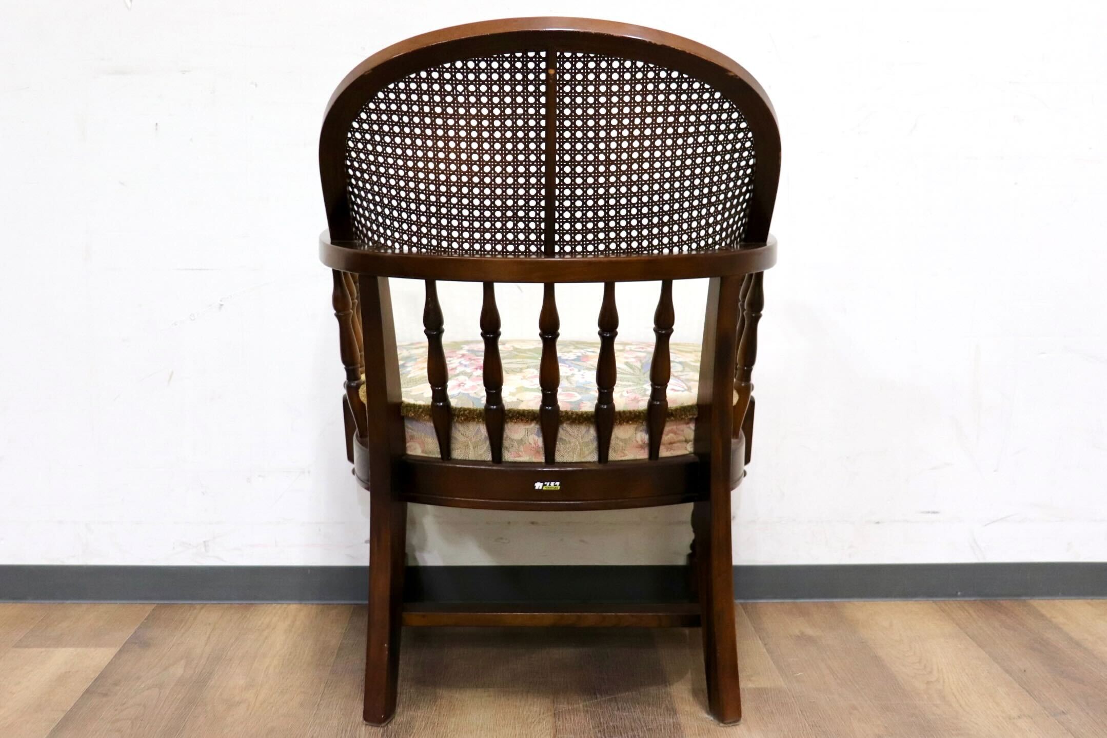 GMHH415B○karimoku / カリモク コロニアル アームチェア 椅子 ラウンジチェア シングルソファ ラタン 国産家具 レトロ ヴィンテージ