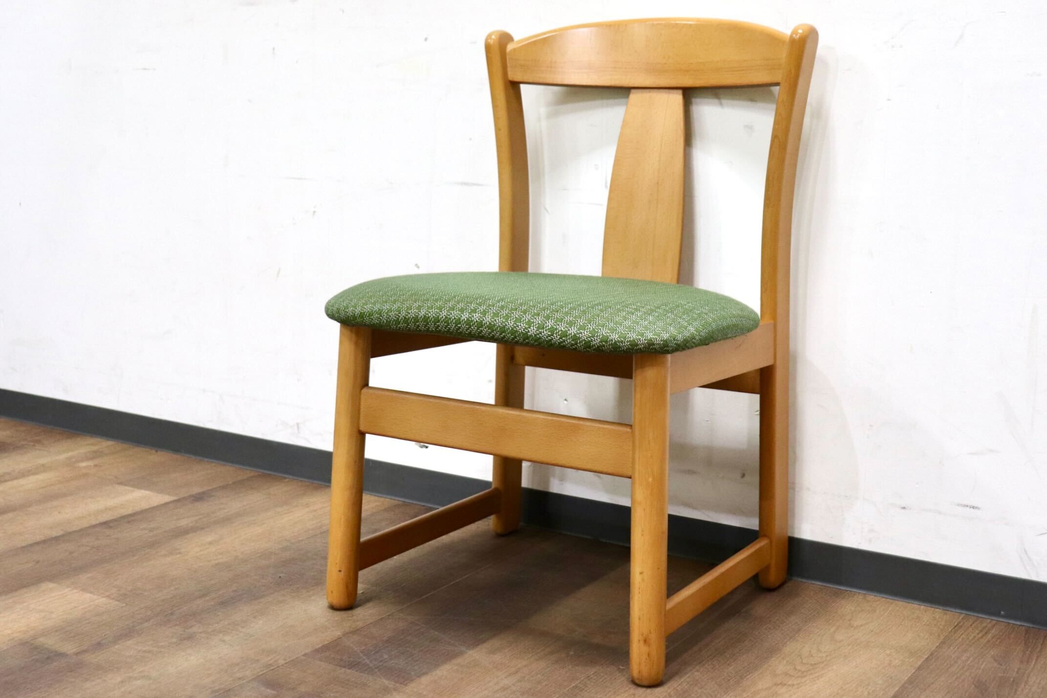 GMHH429A○karimoku / カリモク ダイニングチェア アームレスチェア 椅子 ファブリック カントリー モダン レトロ グリーン 国産家具