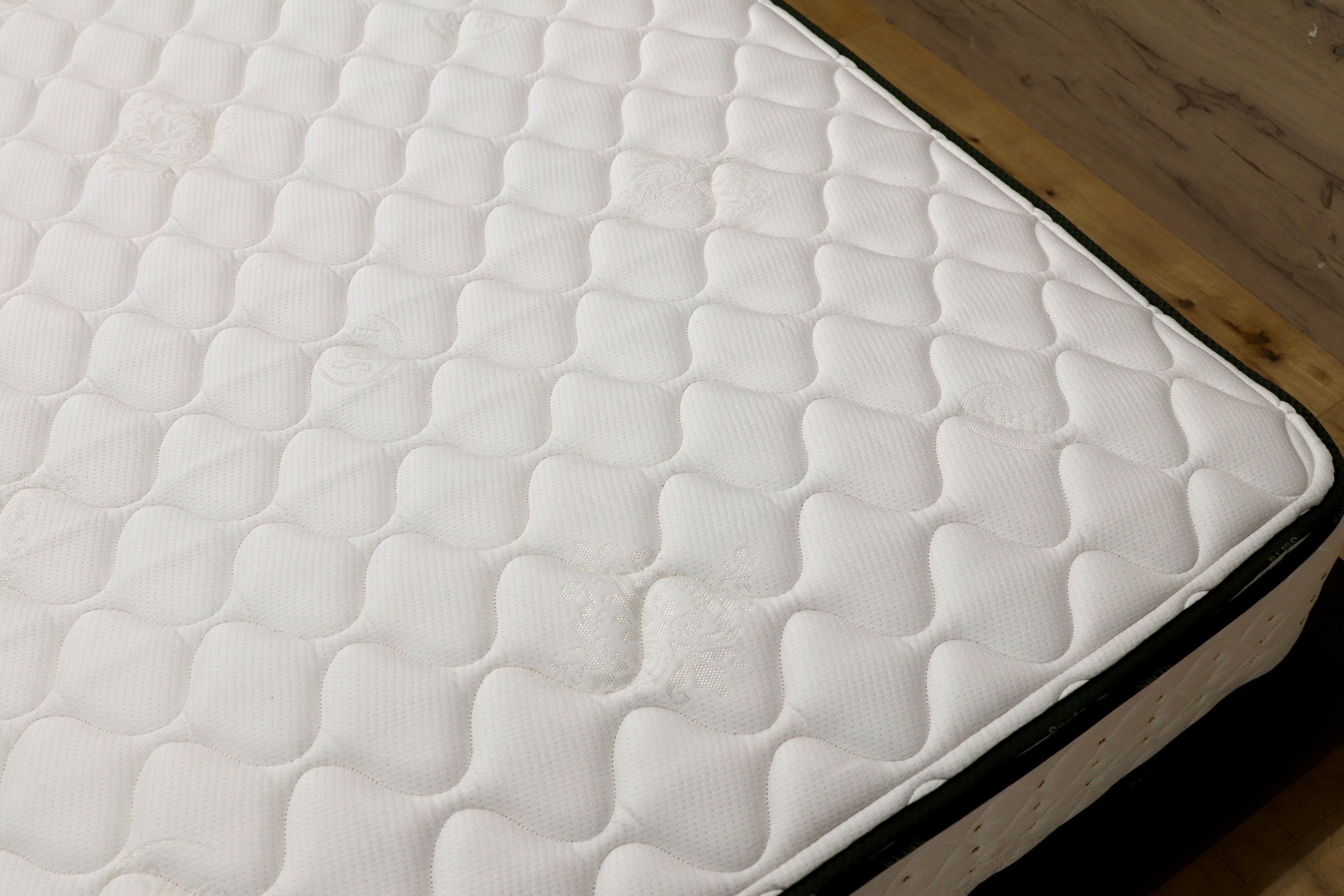 GMIK106○dreambed / ドリームベッド × Serta / サータ クイーンベッド マットレスセット LED照明付き 約47万 モデルルーム展示品