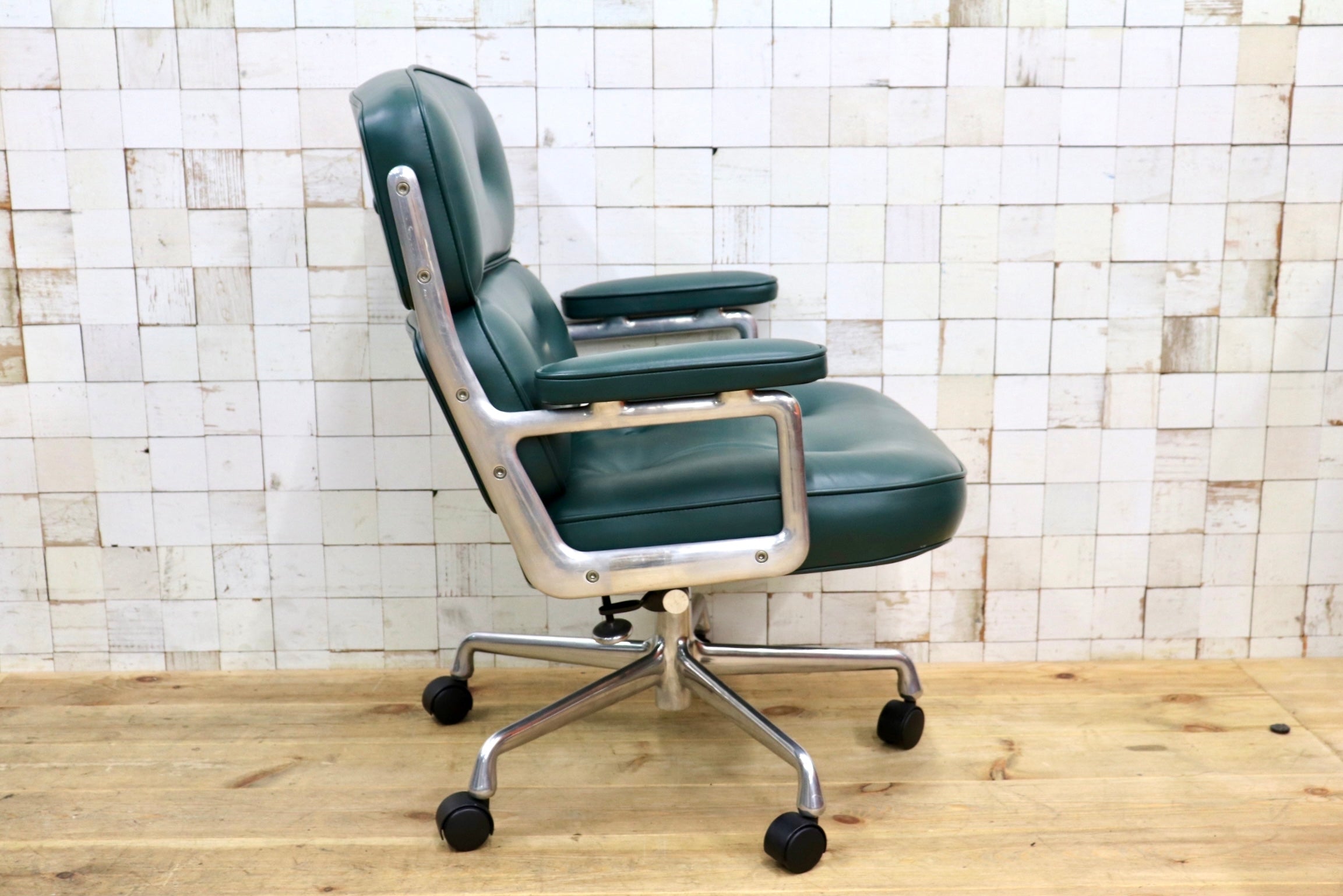 GMJO87E○Herman Miller / ハーマンミラー イームズ エグゼクティブチェア タイムライフチェア 本革 グリーン チャールズ&レイ 定価約95万