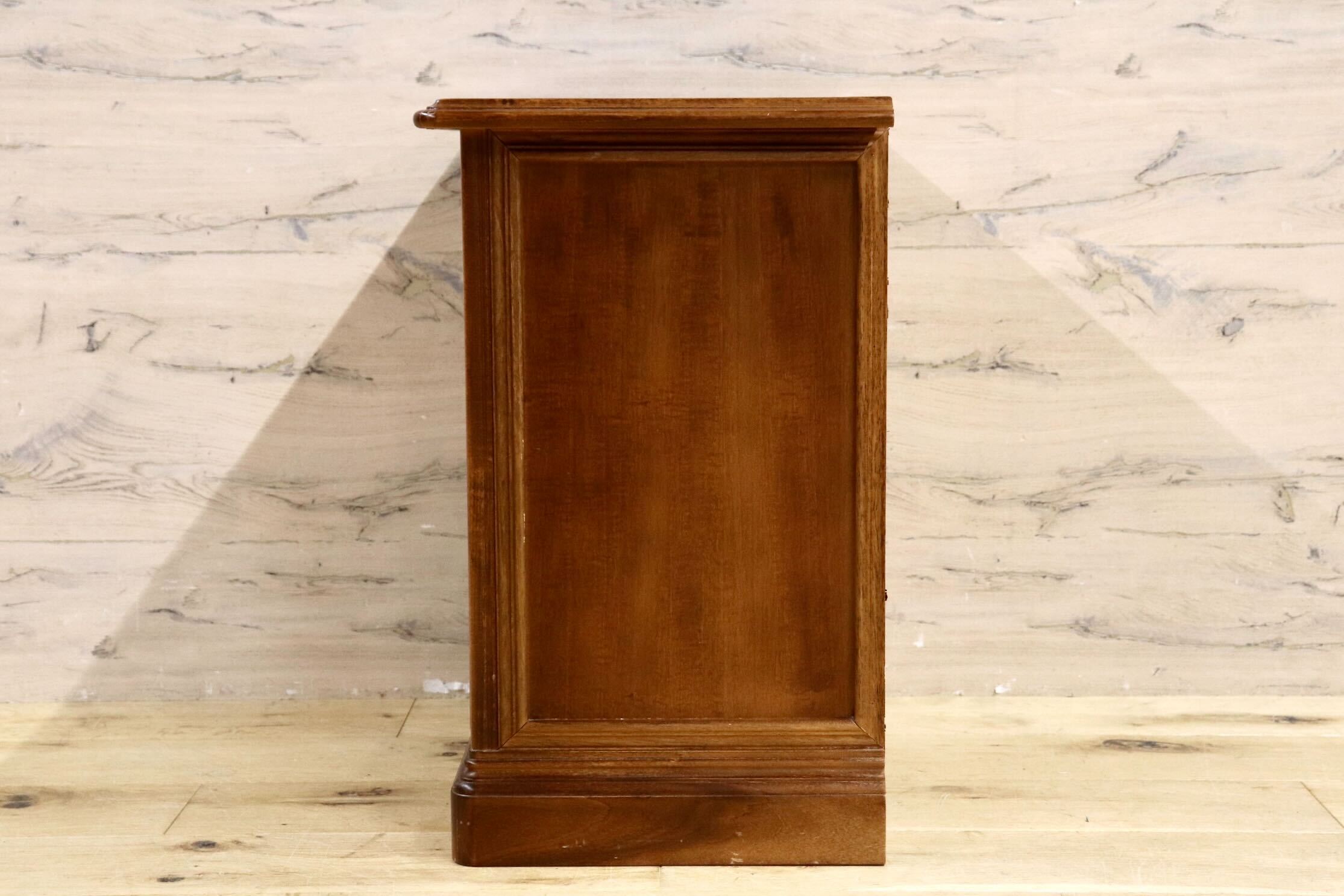 GMIH270○西洋 アンティーク 3段チェスト サイドチェスト ナイトテーブル 収納家具 木製 ヨーロピアン クラシック