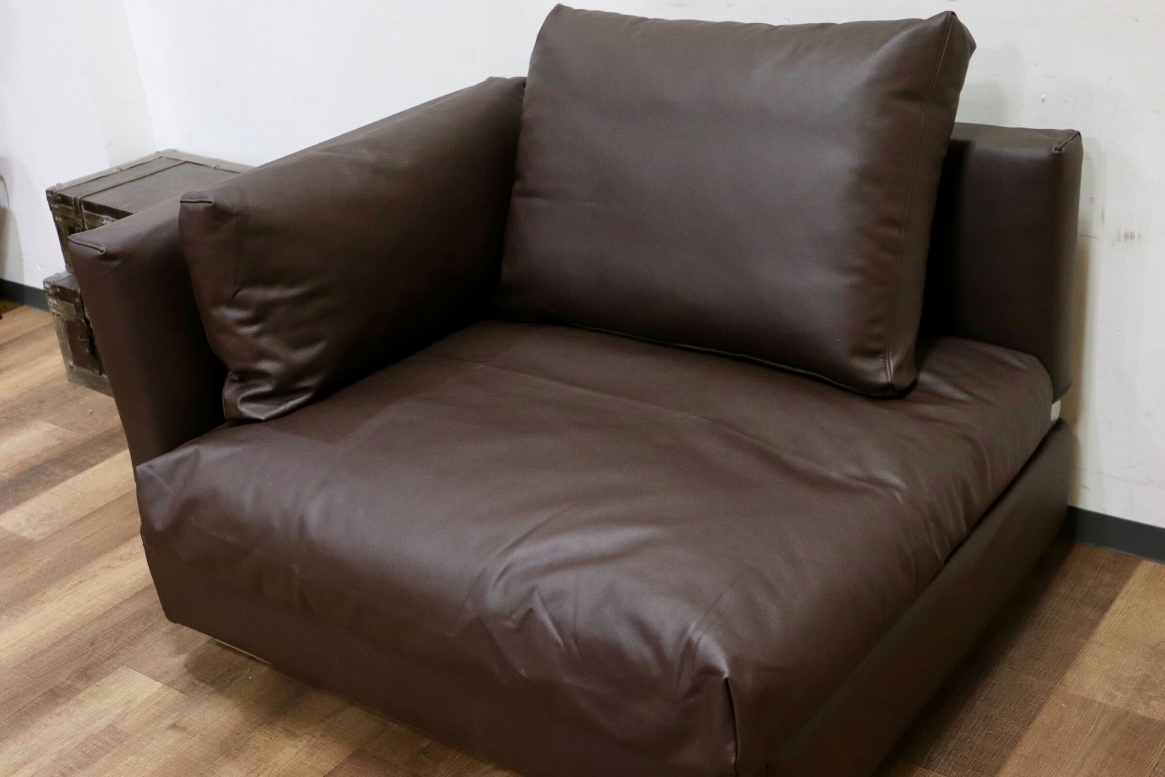 GMHN268B○MARGINAL / マージナル TABIO SOFA 片肘 カウチソファ 1人掛けソファ シングルソファ カバーリング 合皮 ブラウン 未使用品