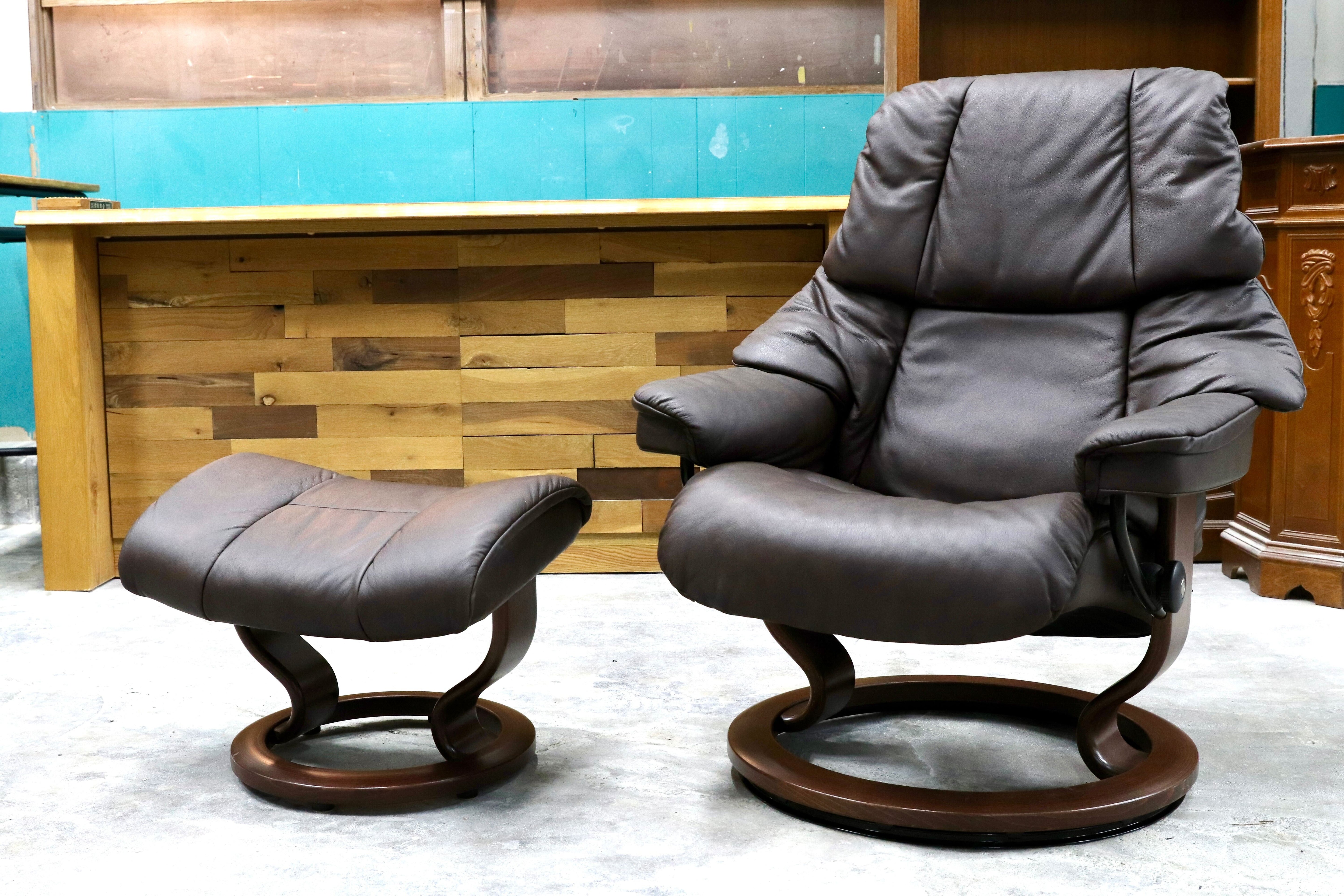 GMHS499○EKORNES / エコーネス RENO レノ Mサイズ ダークブラウン 北欧 ノルウェー リクライニングチェア 本革 椅子 約44万 展示品