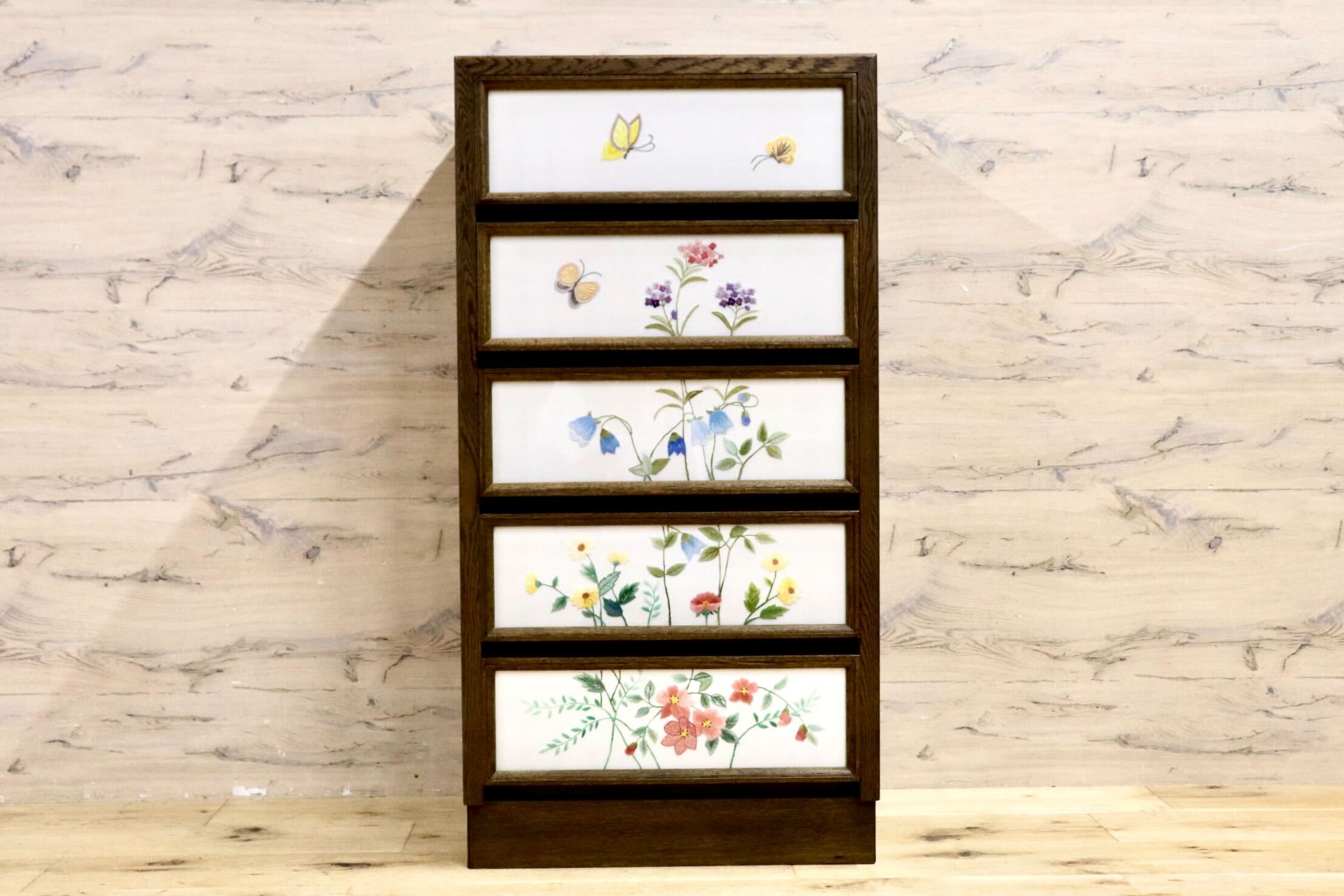 GMIH279○神戸家具 洋家具 伊藤家具 5段チェスト 整理タンス オーク材 クラシカル 花柄 刺繍 和製ヴィンテージ レトロ アンティーク