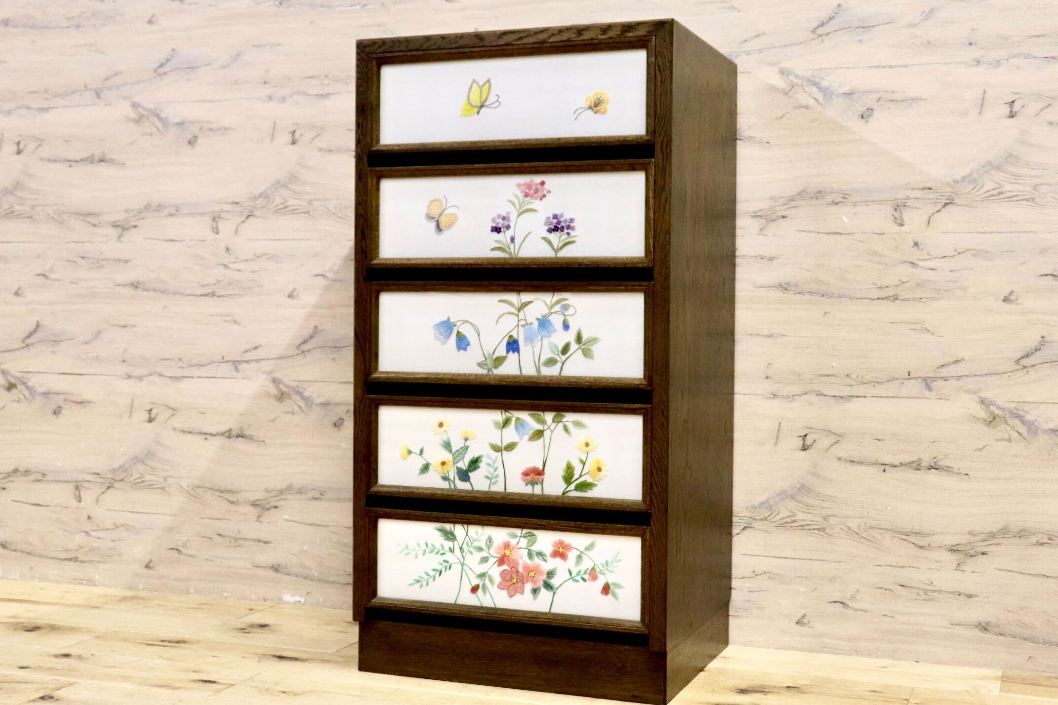 GMIH279○神戸家具 洋家具 伊藤家具 5段チェスト 整理タンス オーク材 クラシカル 花柄 刺繍 和製ヴィンテージ レトロ アンティーク