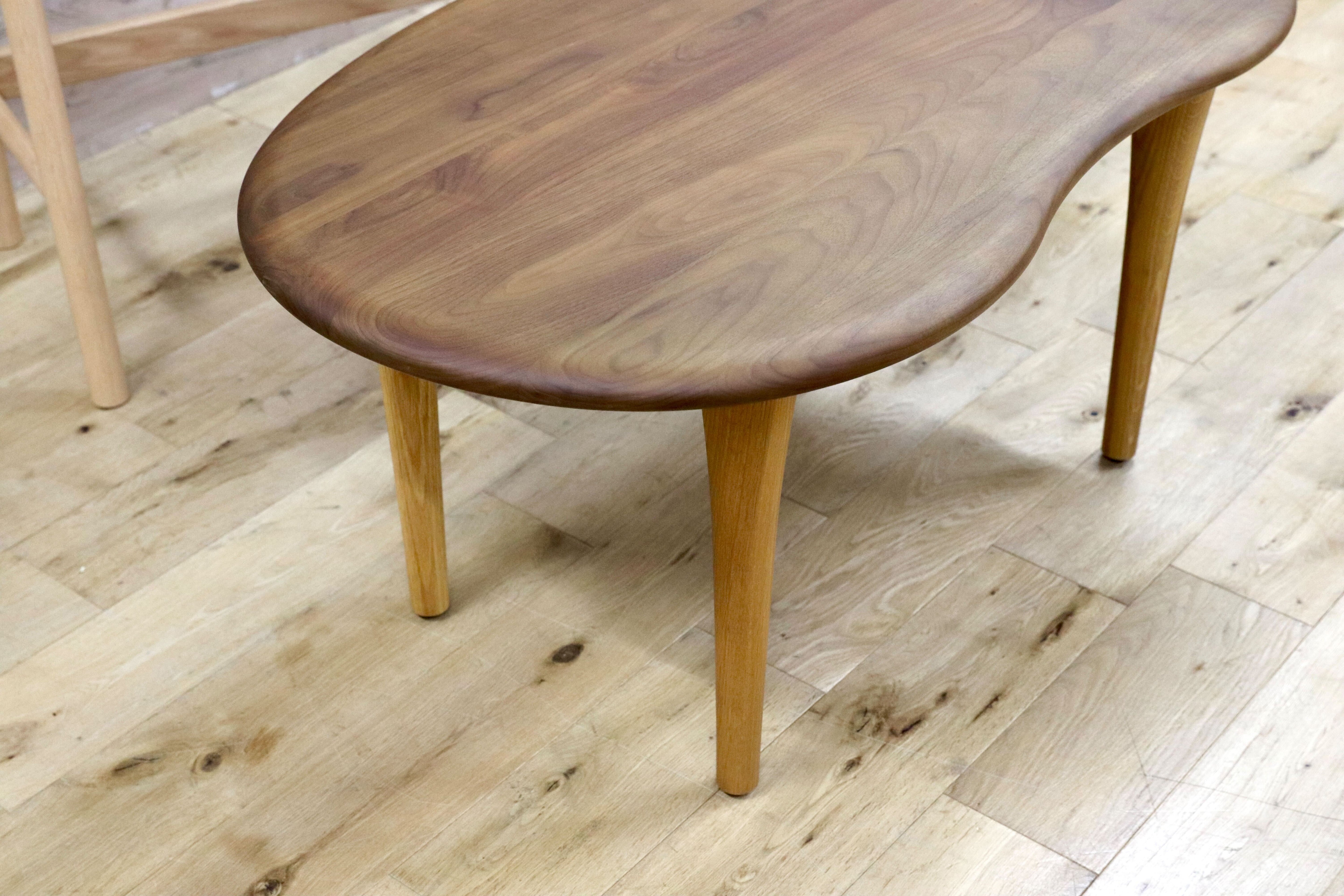 GMIS449B○飛騨産業 / HIDA 侭(じん)Hida sangyo Table ビーンズ型 ウォールナット×オーク 定価28〜35万 モデルルーム展示品