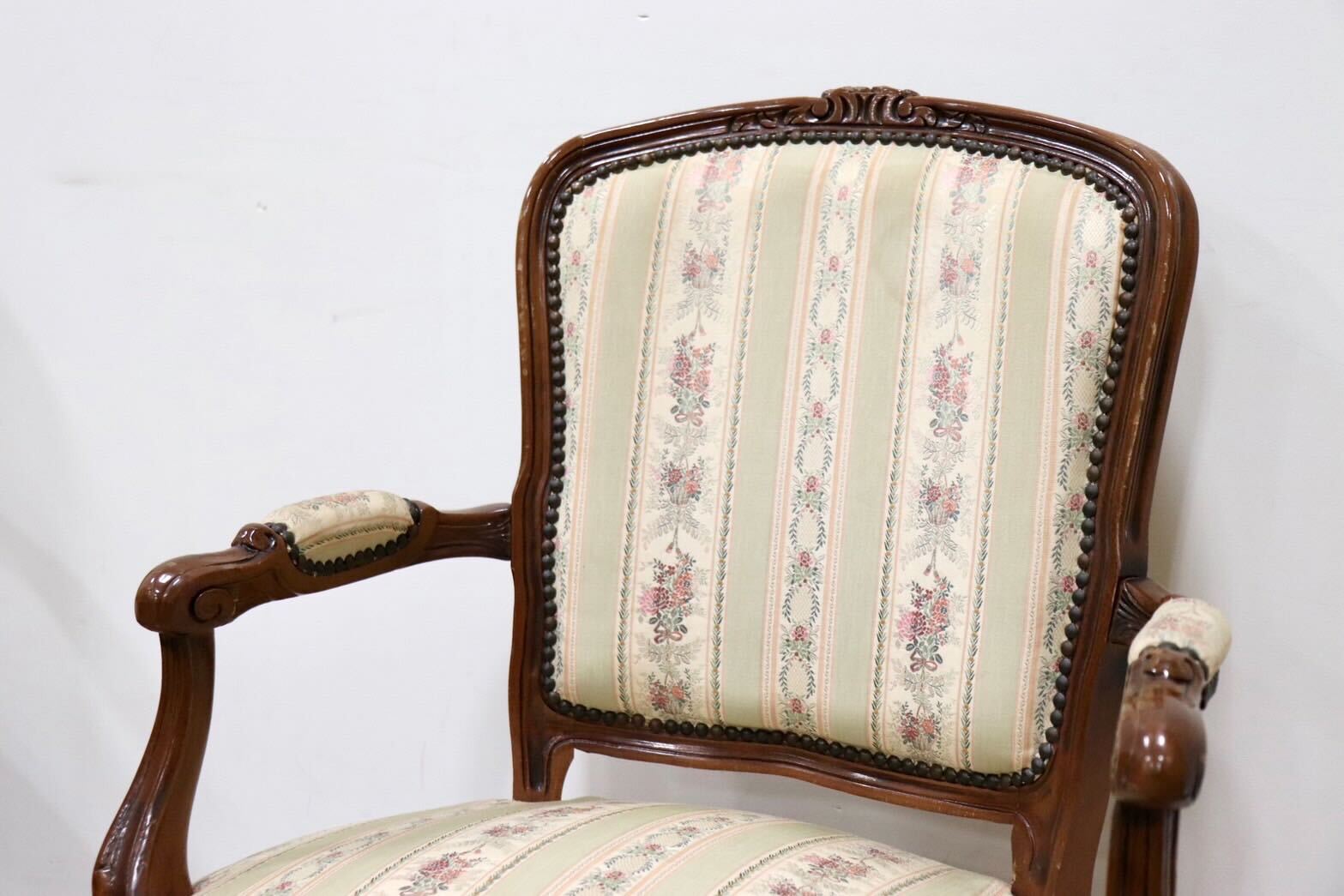 GMGS268E○ヴェローナクラッシック イタリア製 ダイニングチェア 食卓椅子 ファブリック 彫刻 鋲打ち 猫脚 クラシック 定価約6.6万