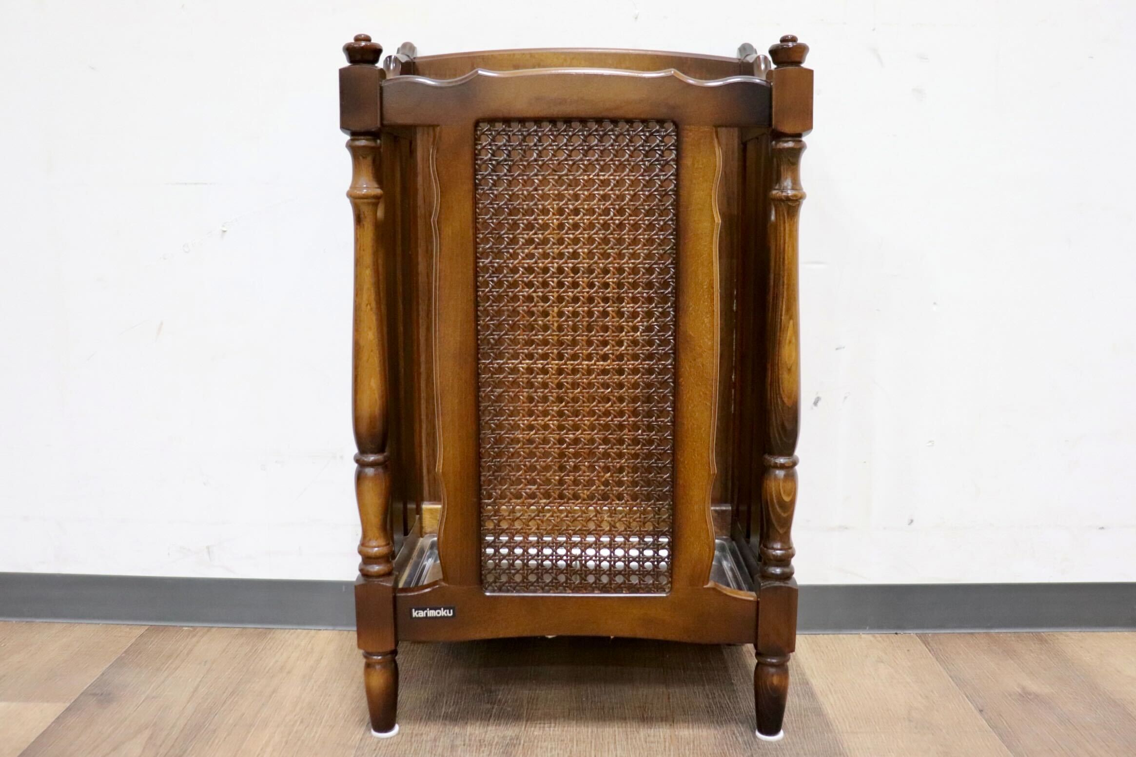 GMHS279E○karimoku / カリモク 傘立て アンブレラスタンド 玄関収納 収納家具 ラタン 籐 ブナ材 レトロ カントリー 国産家具