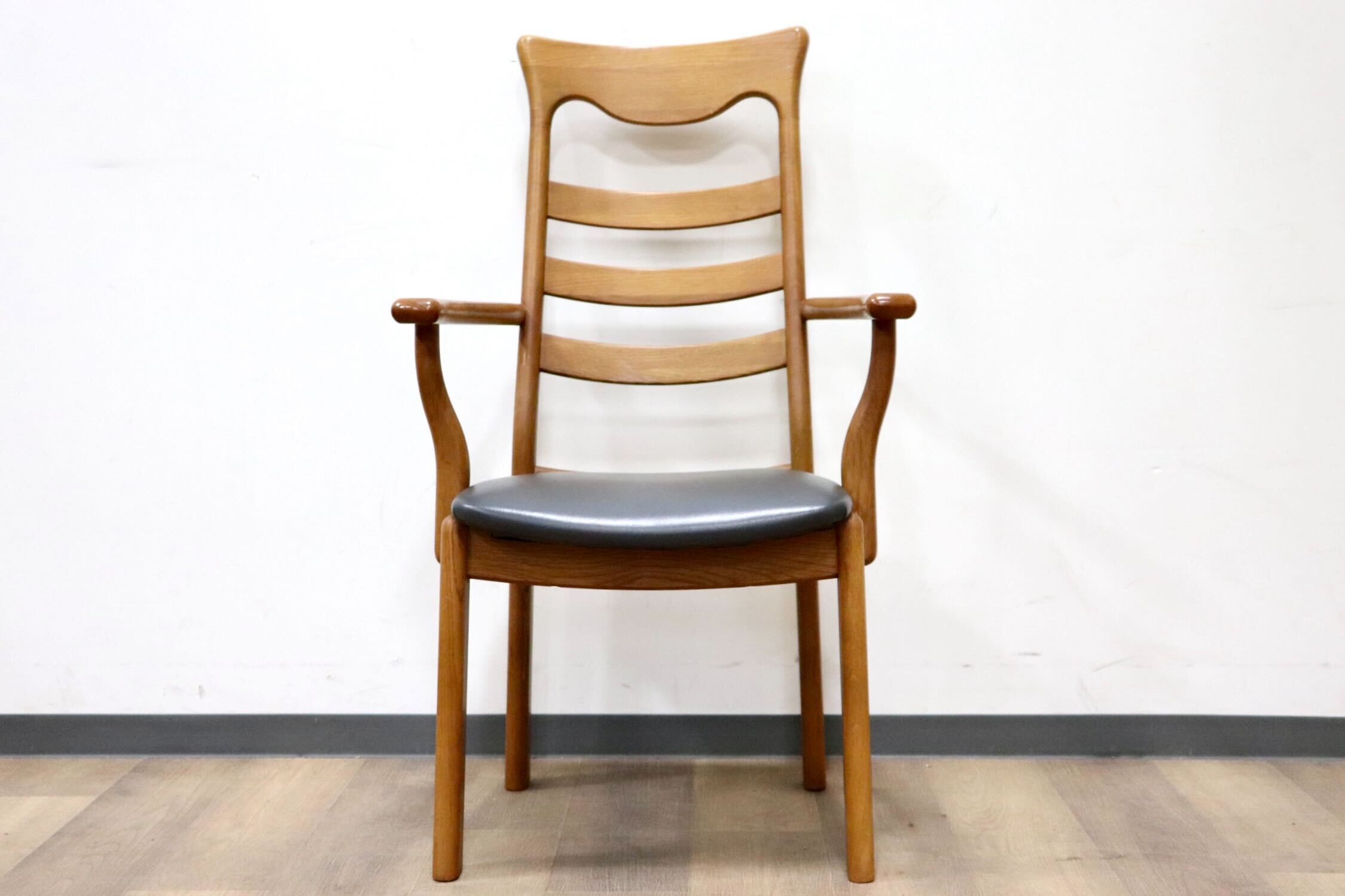 GMHK88A○ACME INDUSTRIES / アクメ インダストリーズ OAKERCOM ヒョウデザイン ダイニングチェア アームチェア 椅子 本革 グレー オーク材