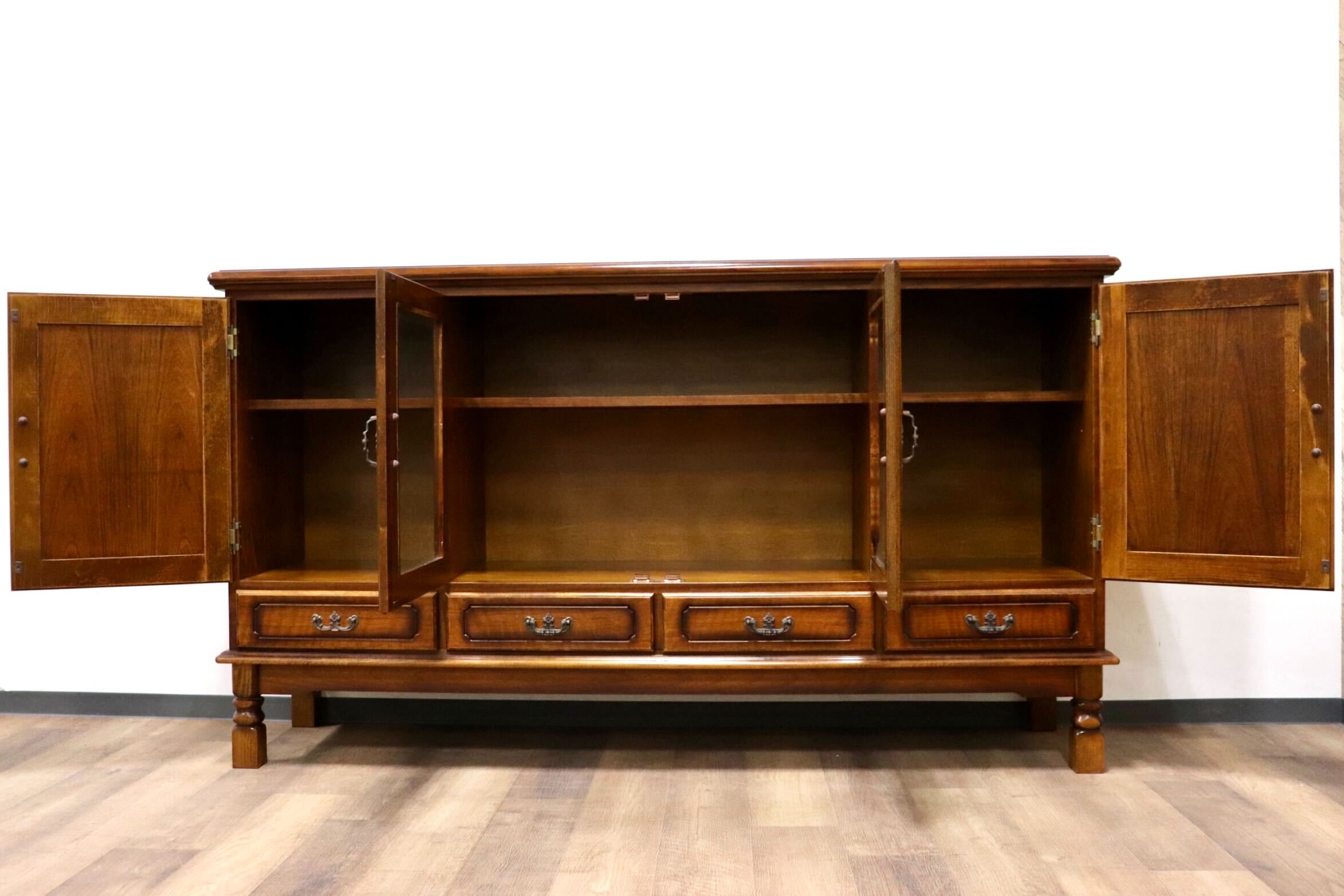 GMGH379○karimoku / カリモク コロニアル サイドボード リビングボード 飾り棚 収納家具 キャビネット カントリー 国産家具 定価約23万