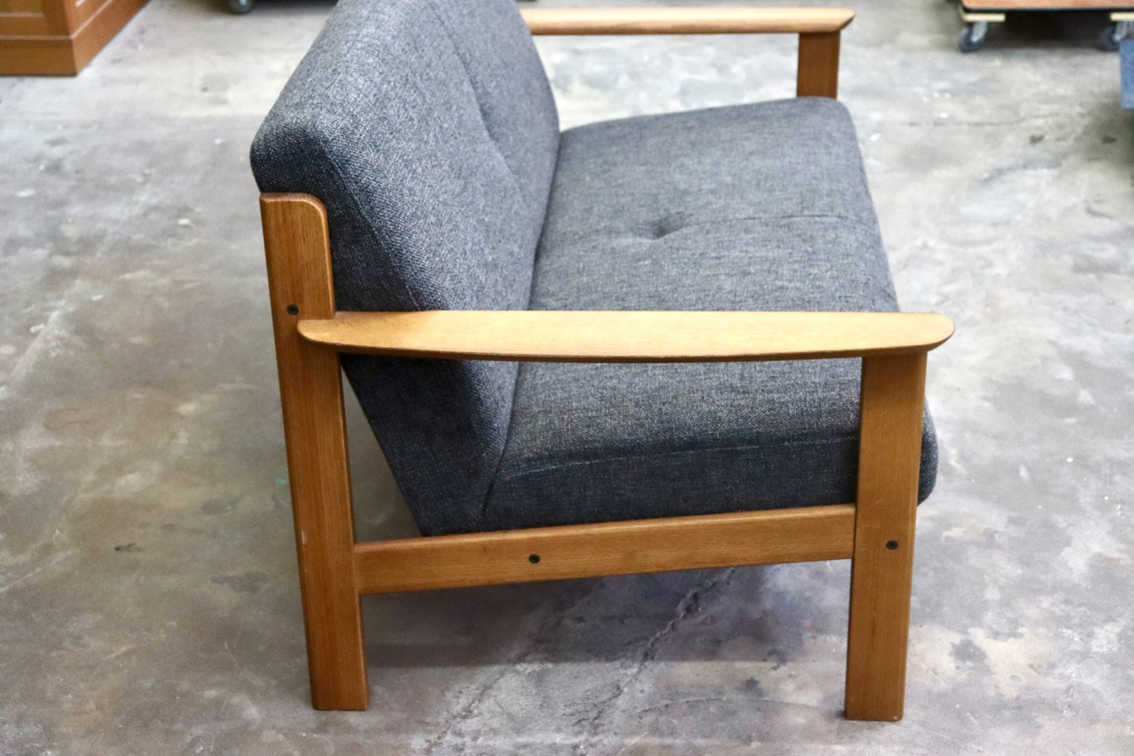 GMJK196○karimoku / カリモク Chitano チターノ W13102ZHG 2人掛ソファ 2Pソファ オーク材 北欧モダン 国産家具