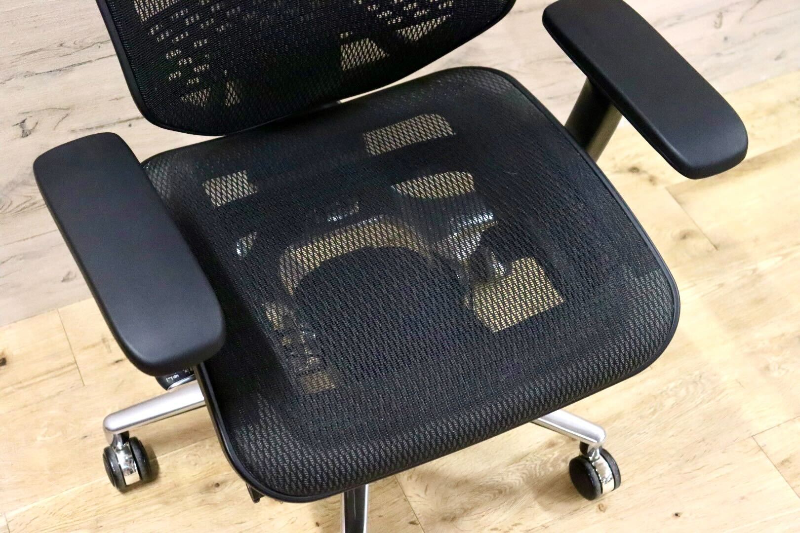 GMHN188A○Ergohuman / エルゴヒューマン enjoy エンジョイ オフィスチェア ヘッドレスト ブラックメッシュ 椅子 定価約10万 美品
