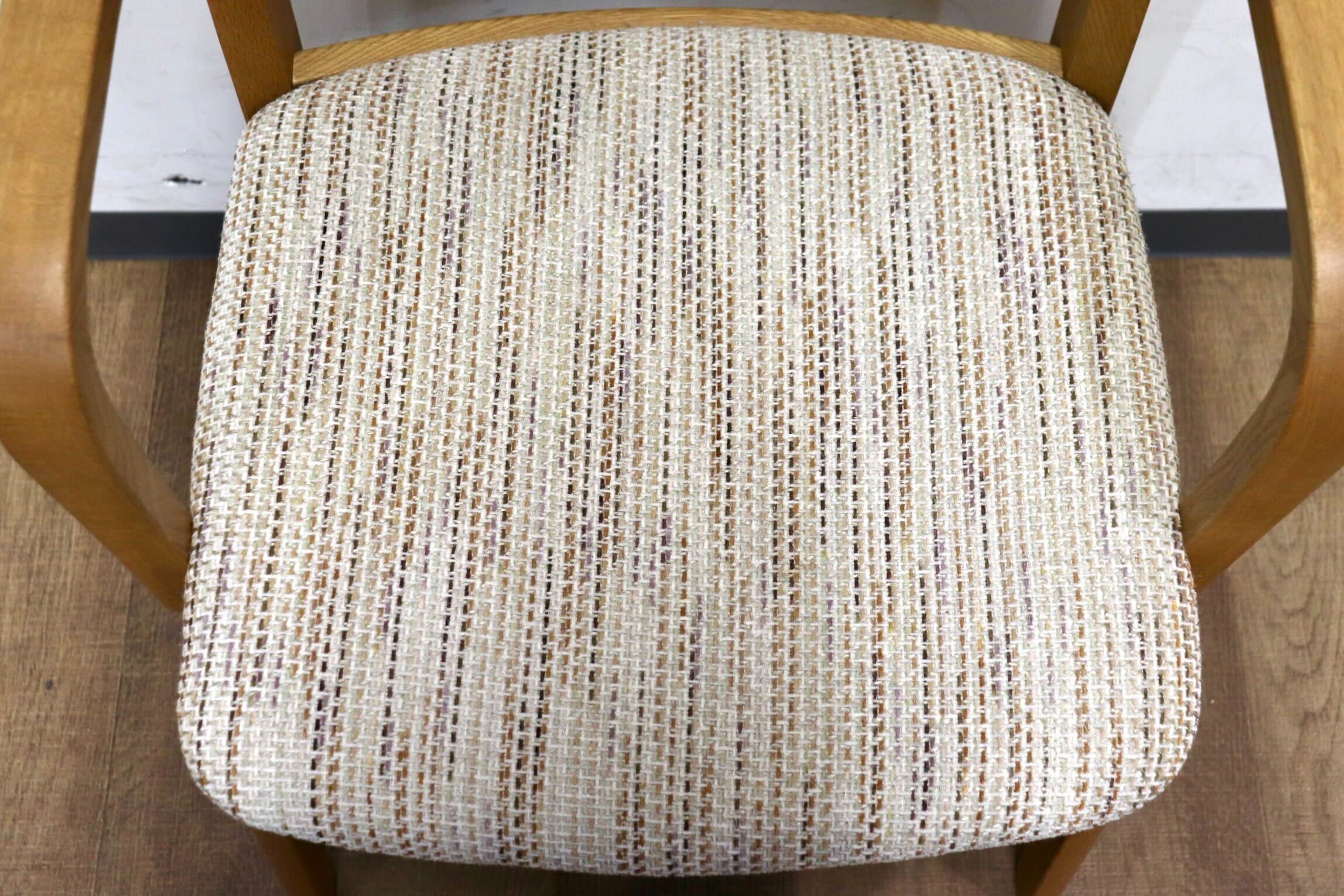 GMHH442A○シラカワ / shirakawa S-281ダイニングチェア アームチェア 椅子 ファブリック オーク材 飛騨家具 レトロ モダン