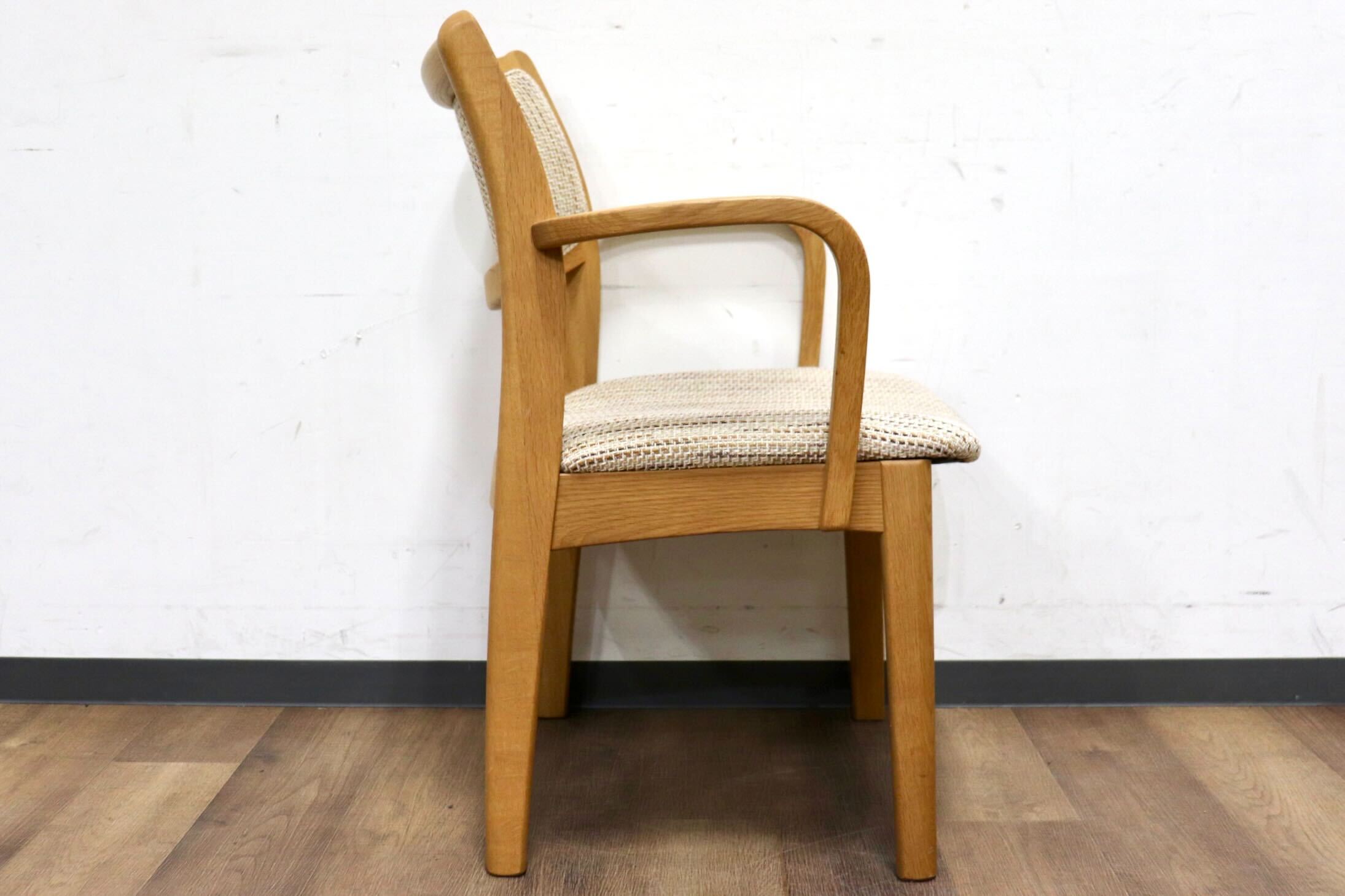 GMHH442A○シラカワ / shirakawa S-281ダイニングチェア アームチェア 椅子 ファブリック オーク材 飛騨家具 レトロ モダン