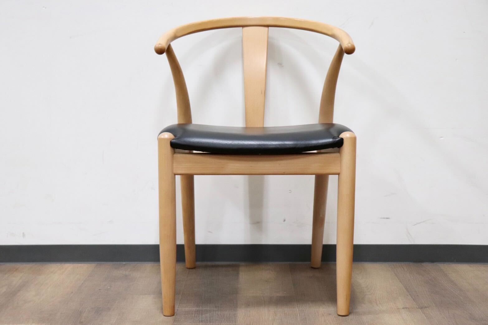 GMGS255B○IDC大塚家具 GFD-2 ダイニングチェア アームチェア 食卓椅子 本革 ブラック ビーチ材 ナチュラル モダン