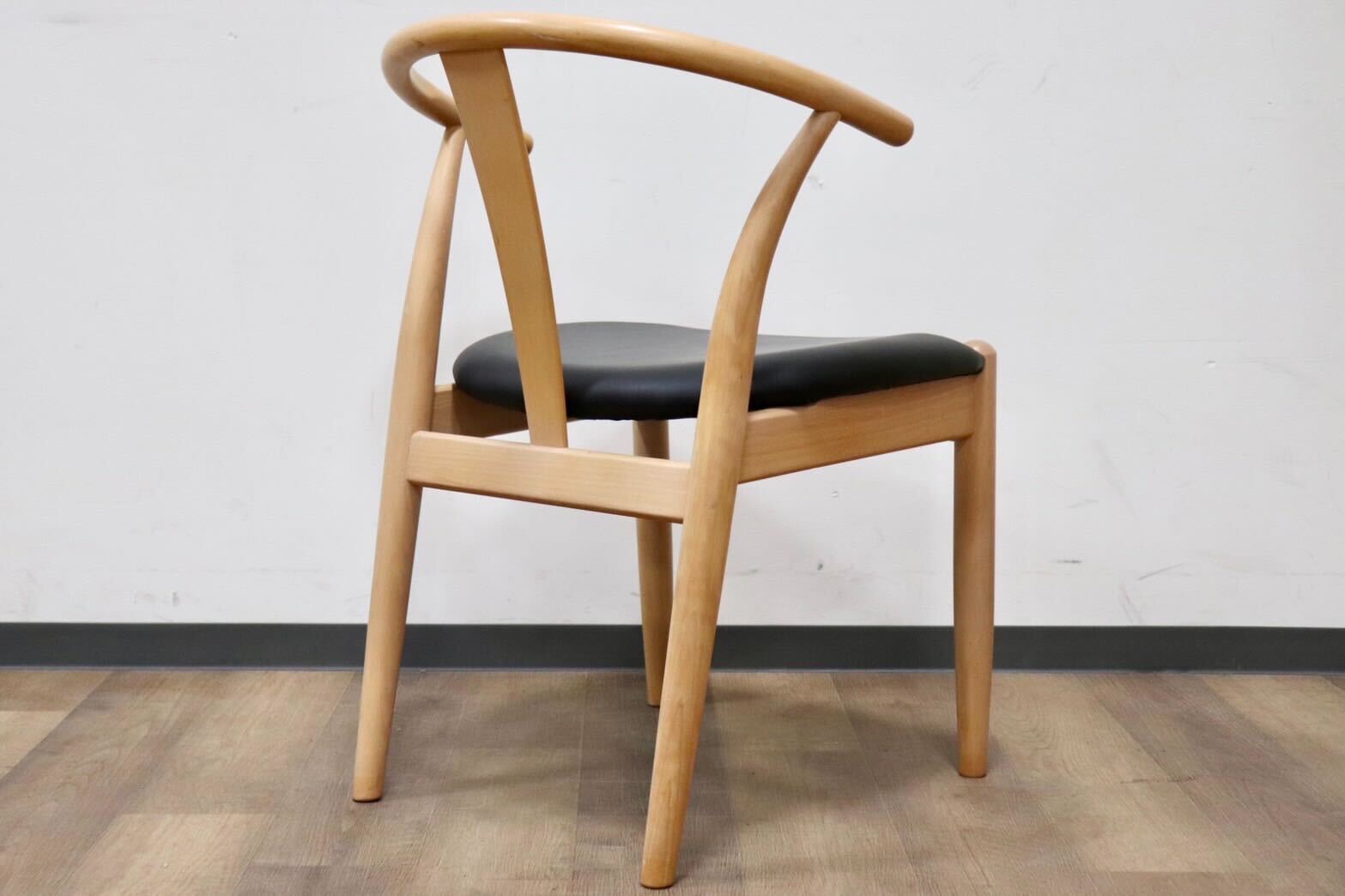 GMGS255B○IDC大塚家具 GFD-2 ダイニングチェア アームチェア 食卓椅子 本革 ブラック ビーチ材 ナチュラル モダン