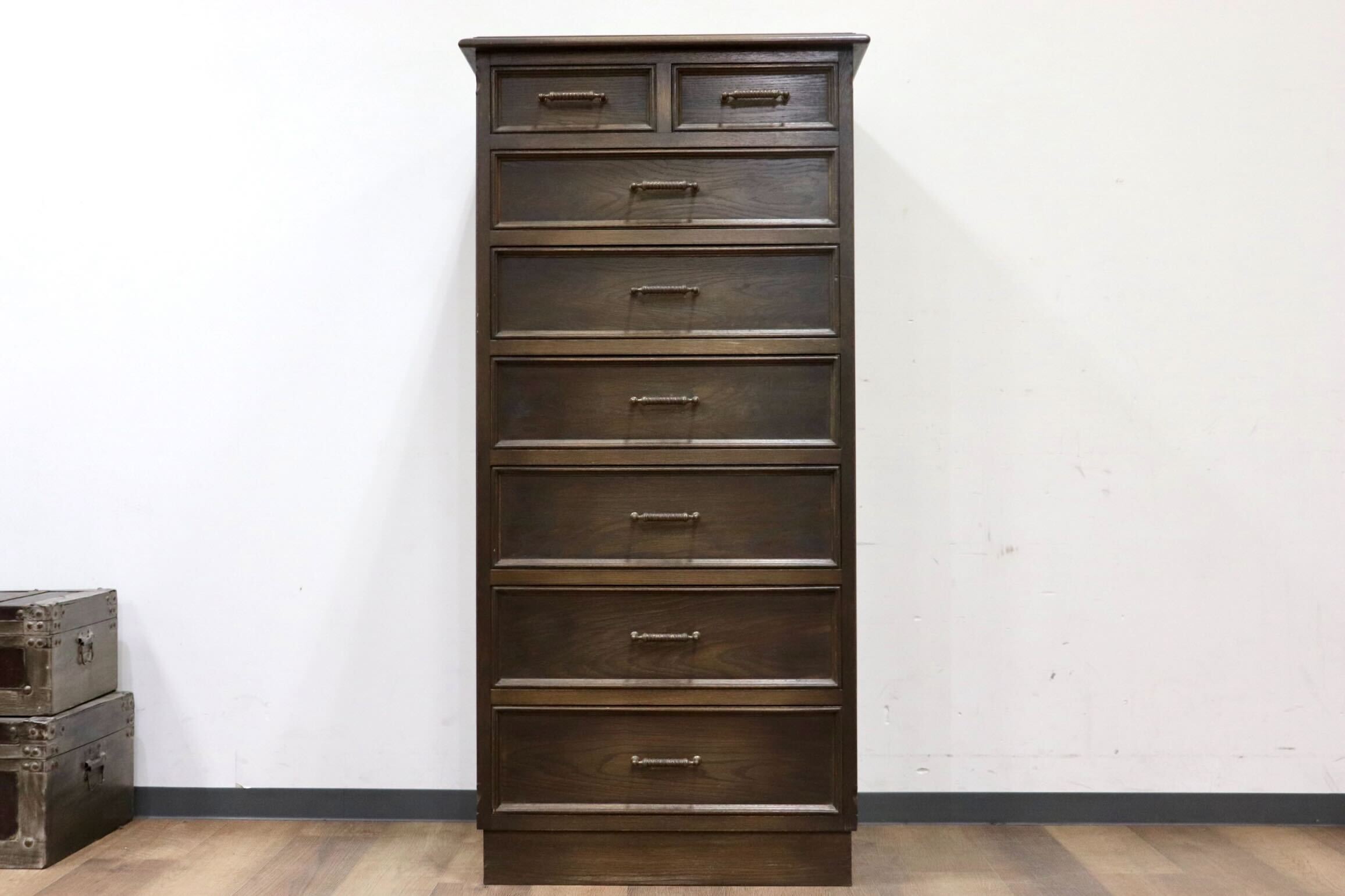 GMHK858○神戸家具 洋家具 7段チェスト 整理箪笥 収納家具 彫刻 鉄金具 オーク材 クラシカル 和製ヴィンテージ アンティーク 検)永田良介