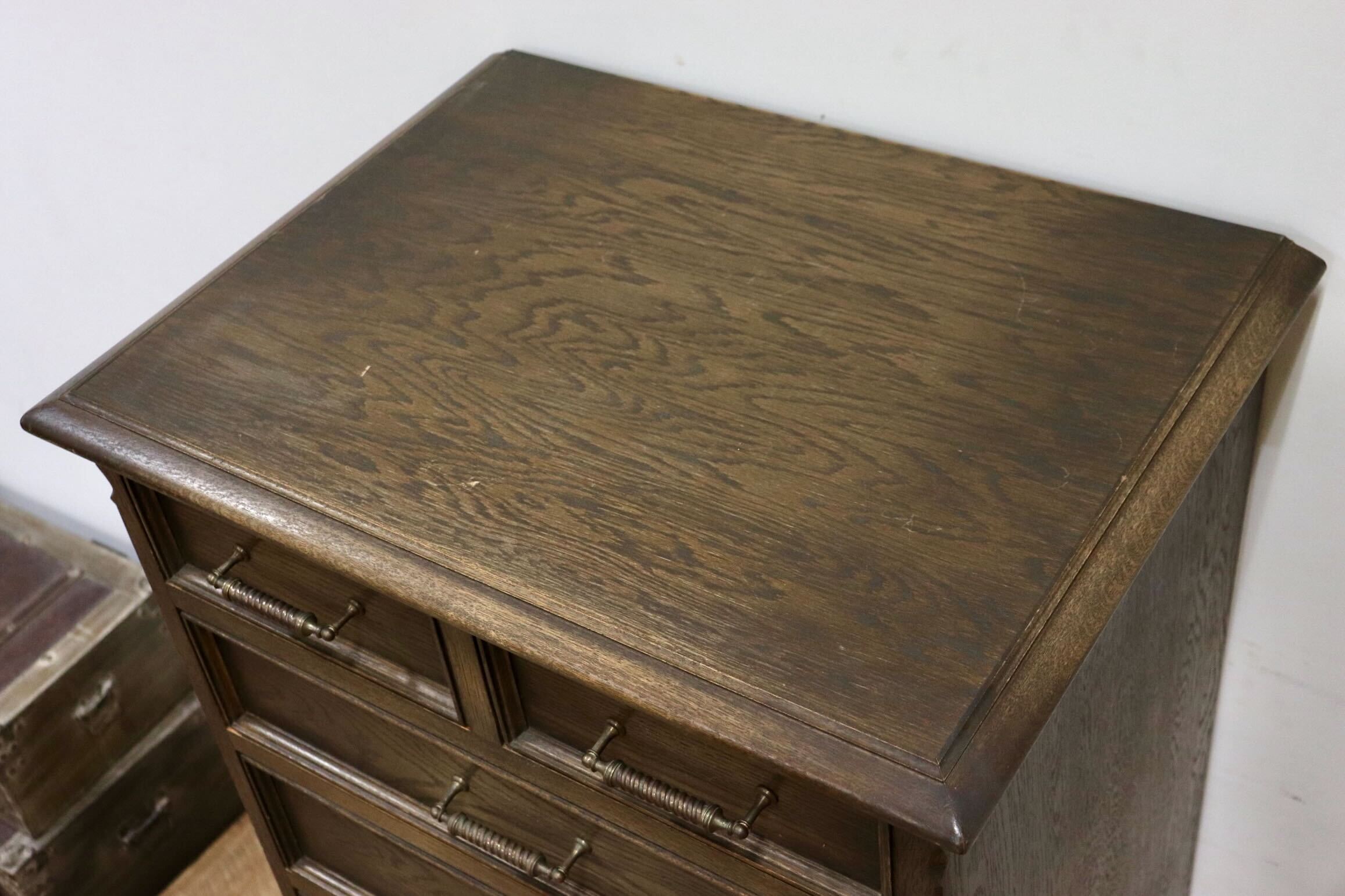 GMHK858○神戸家具 洋家具 7段チェスト 整理箪笥 収納家具 彫刻 鉄金具 オーク材 クラシカル 和製ヴィンテージ アンティーク 検)永田良介