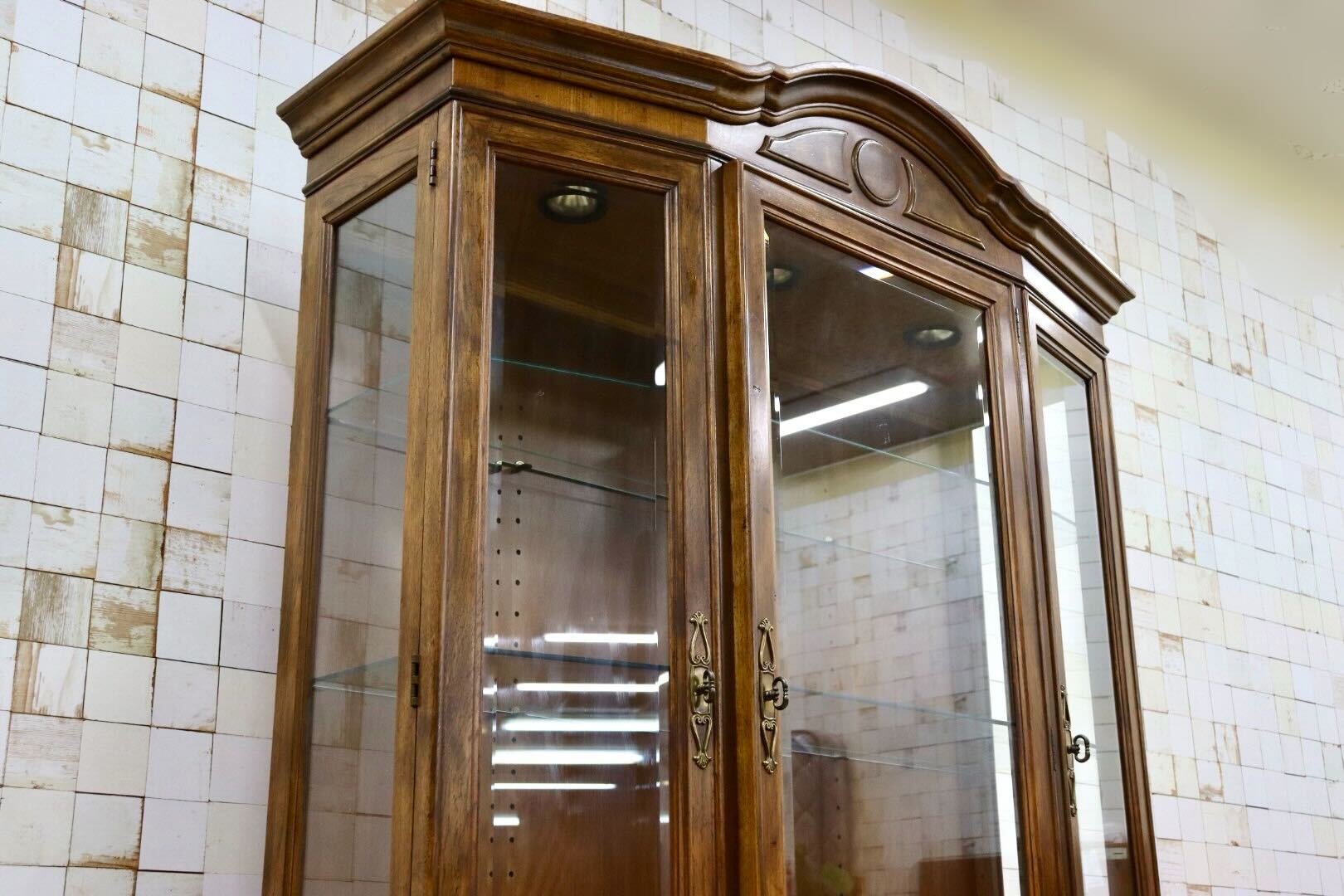 GMHS38○DREXEL HERITAGE / ドレクセルヘリテイジ TRYON MANOR トライオンメナー 飾り棚 キャビネット クラシック 定価約120万