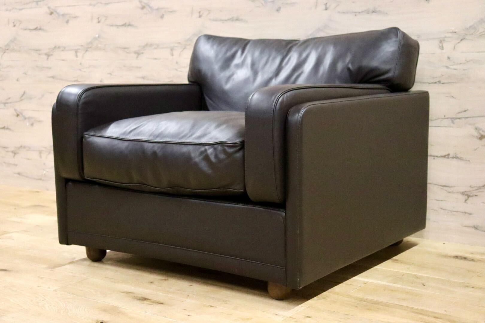 GMHN201E○PoltronaFrau / ポルトローナフラウ 1人掛けソファ シングルソファ イタリア製 総革 ダークブラウン IDC大塚家具 定価約150万