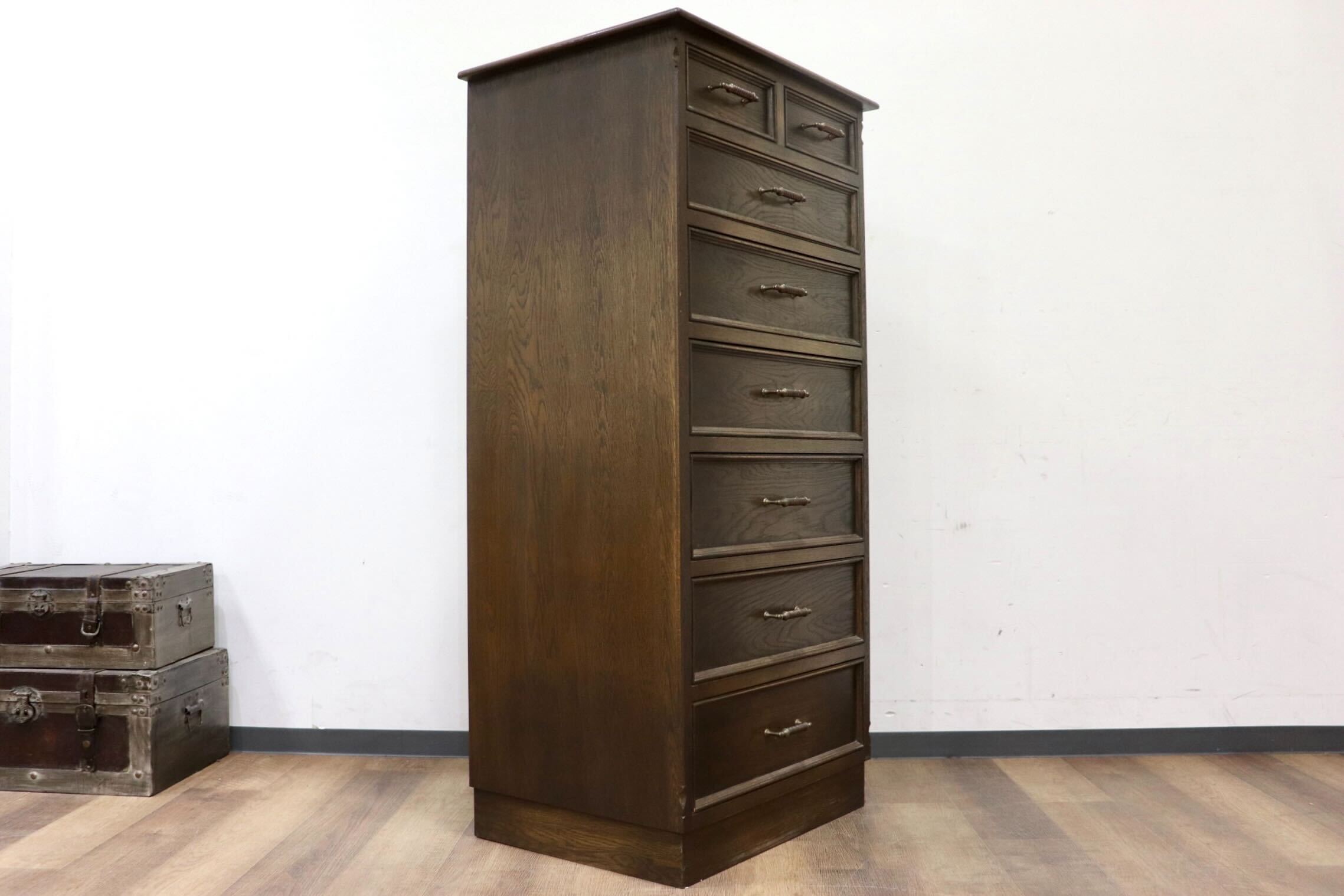 GMHK858○神戸家具 洋家具 7段チェスト 整理箪笥 収納家具 彫刻 鉄金具 オーク材 クラシカル 和製ヴィンテージ アンティーク 検)永田良介