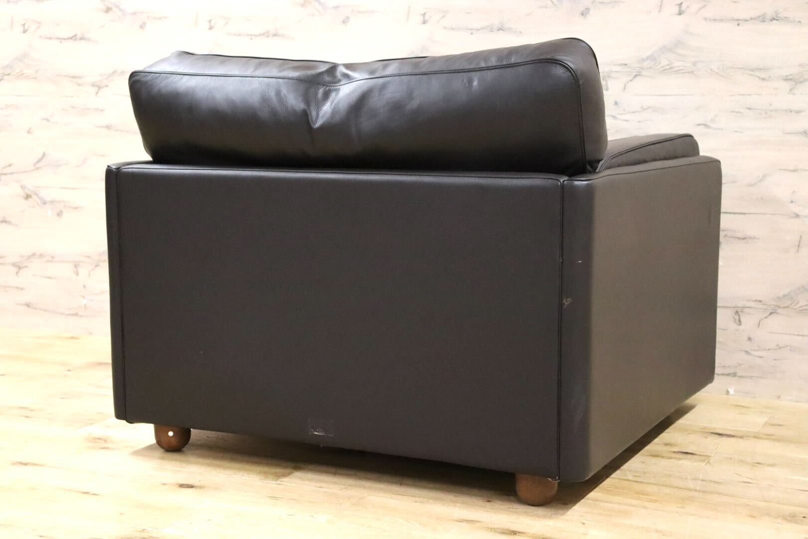 GMHN201E○PoltronaFrau / ポルトローナフラウ 1人掛けソファ シングルソファ イタリア製 総革 ダークブラウン IDC大塚家具 定価約150万