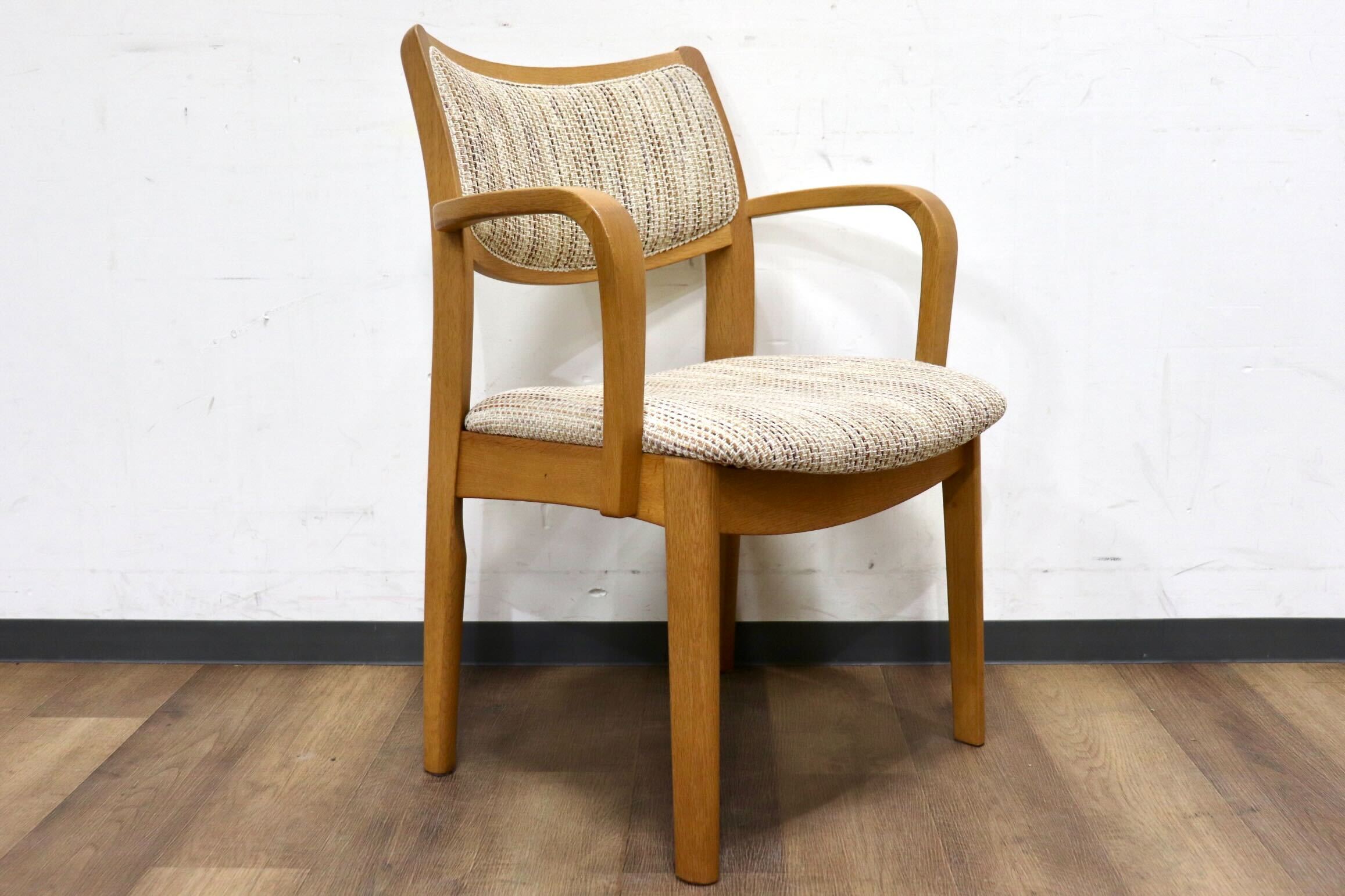 GMHH442B○シラカワ / shirakawa S-281ダイニングチェア アームチェア 椅子 ファブリック オーク材 飛騨家具 ナチュラル モダン