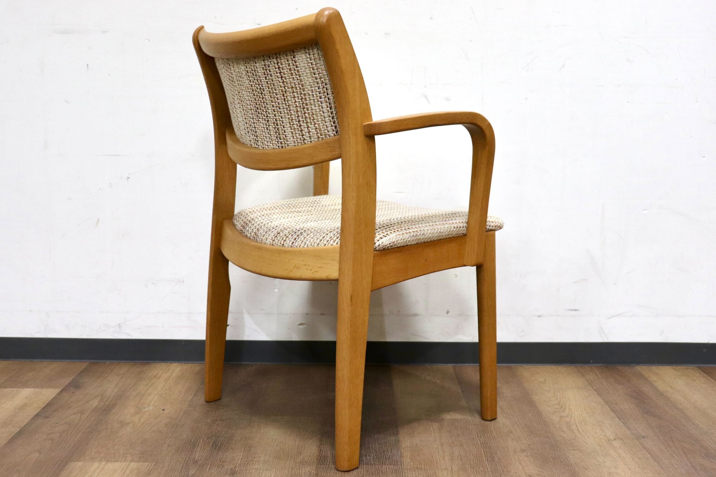 GMHH442B○シラカワ / shirakawa S-281ダイニングチェア アームチェア 椅子 ファブリック オーク材 飛騨家具 ナチュラル モダン