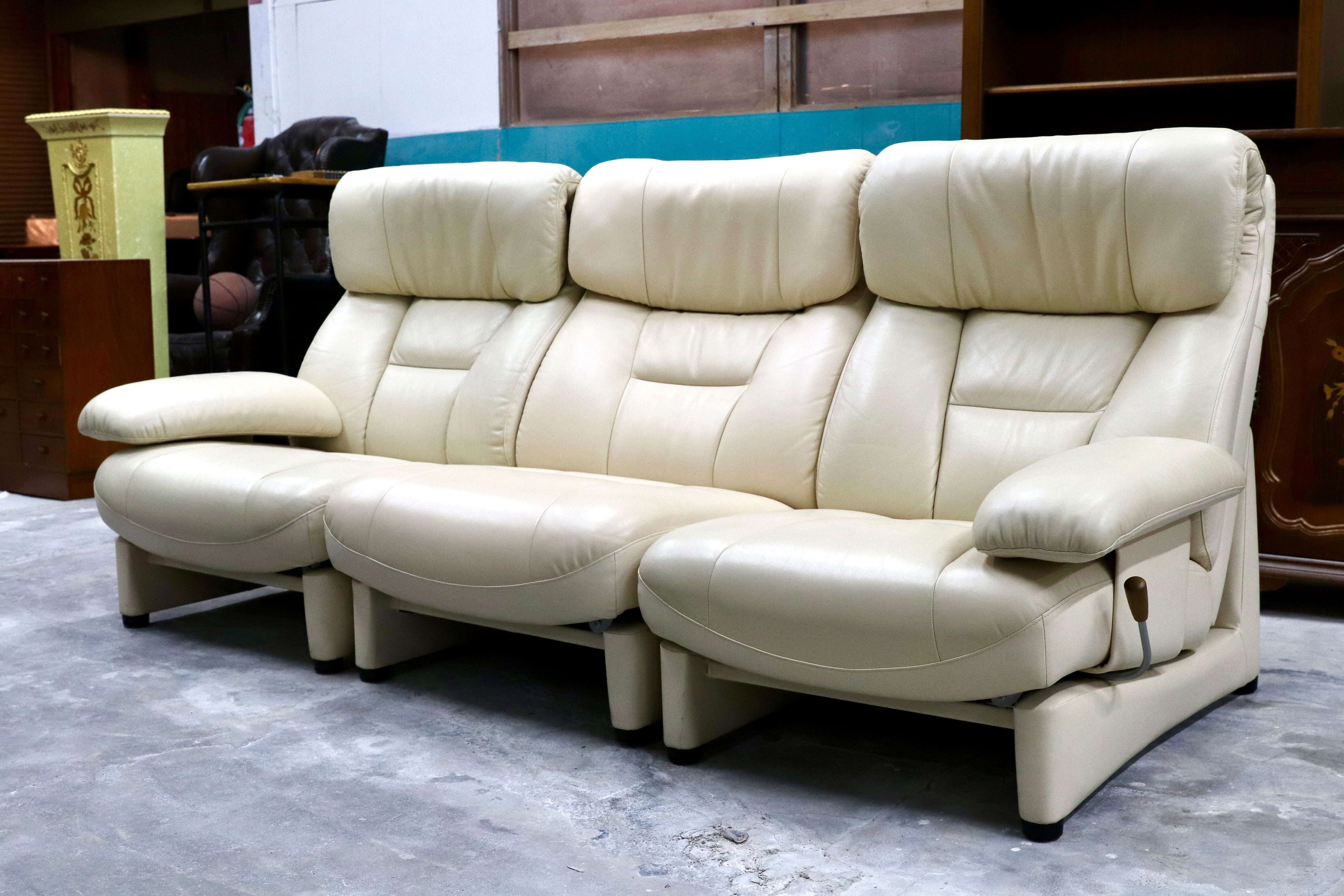 GMHK627A○karimoku / カリモク リクライナーソファ 3人掛けソファ トリプルソファ アイボリー レザー 国産家具