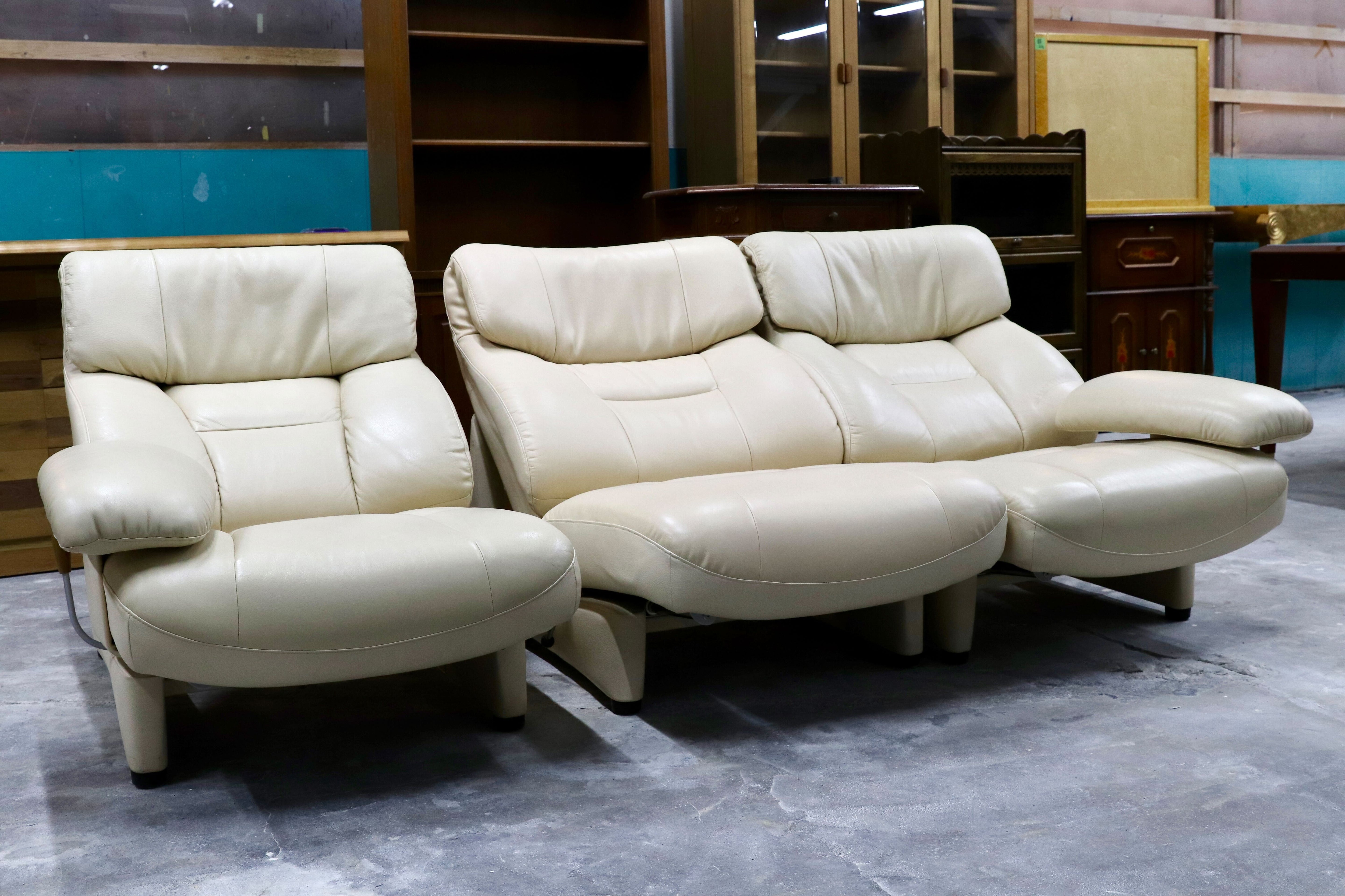 GMHK627A○karimoku / カリモク リクライナーソファ 3人掛けソファ トリプルソファ アイボリー レザー 国産家具