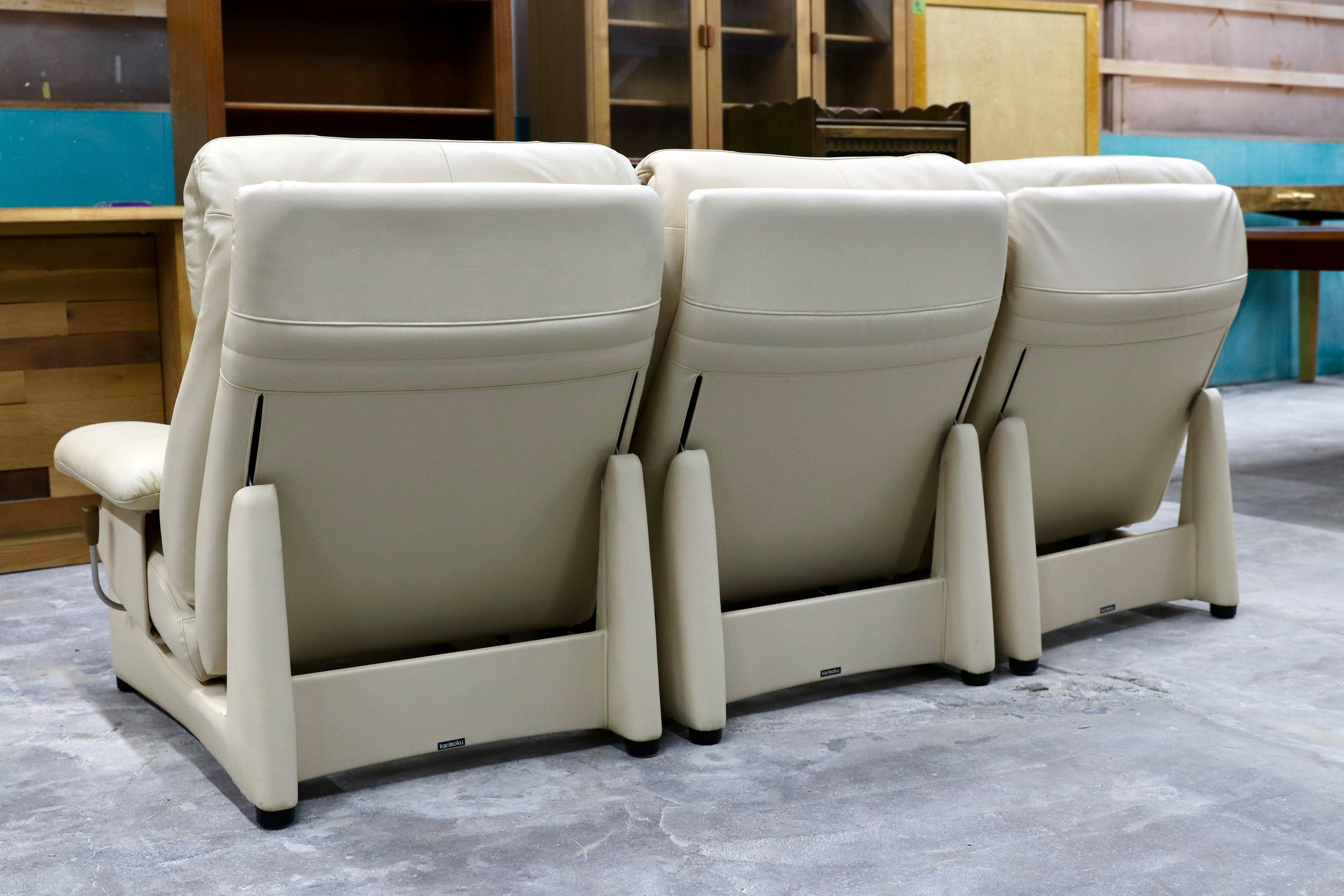 GMHK627A○karimoku / カリモク リクライナーソファ 3人掛けソファ トリプルソファ アイボリー レザー 国産家具