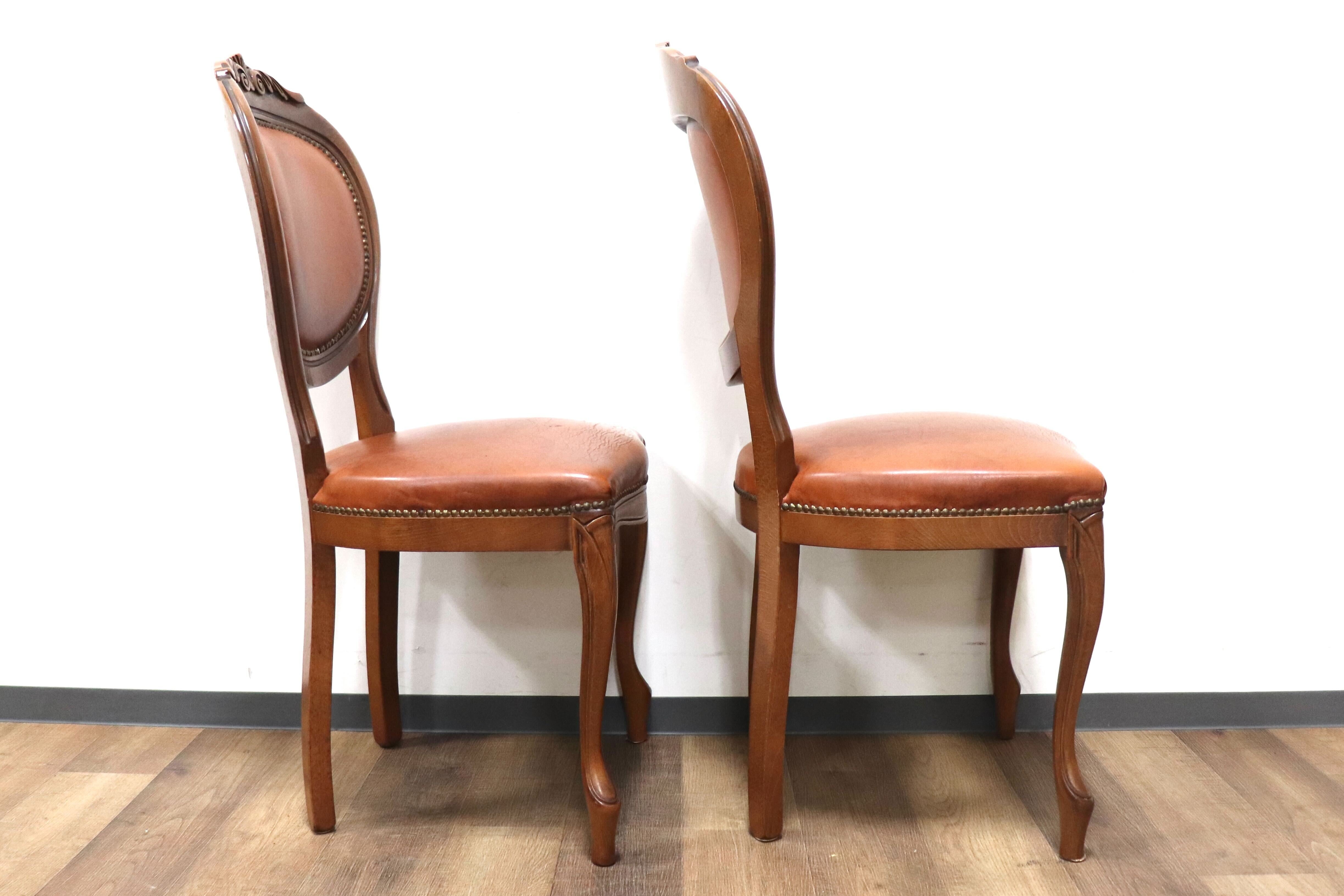 GMHS96C○イタリア製 ダイニングチェア 椅子 2脚セット 革張り クラシック エレガント ロココ調 鋲打ち ヨーロピアン 定価約12万