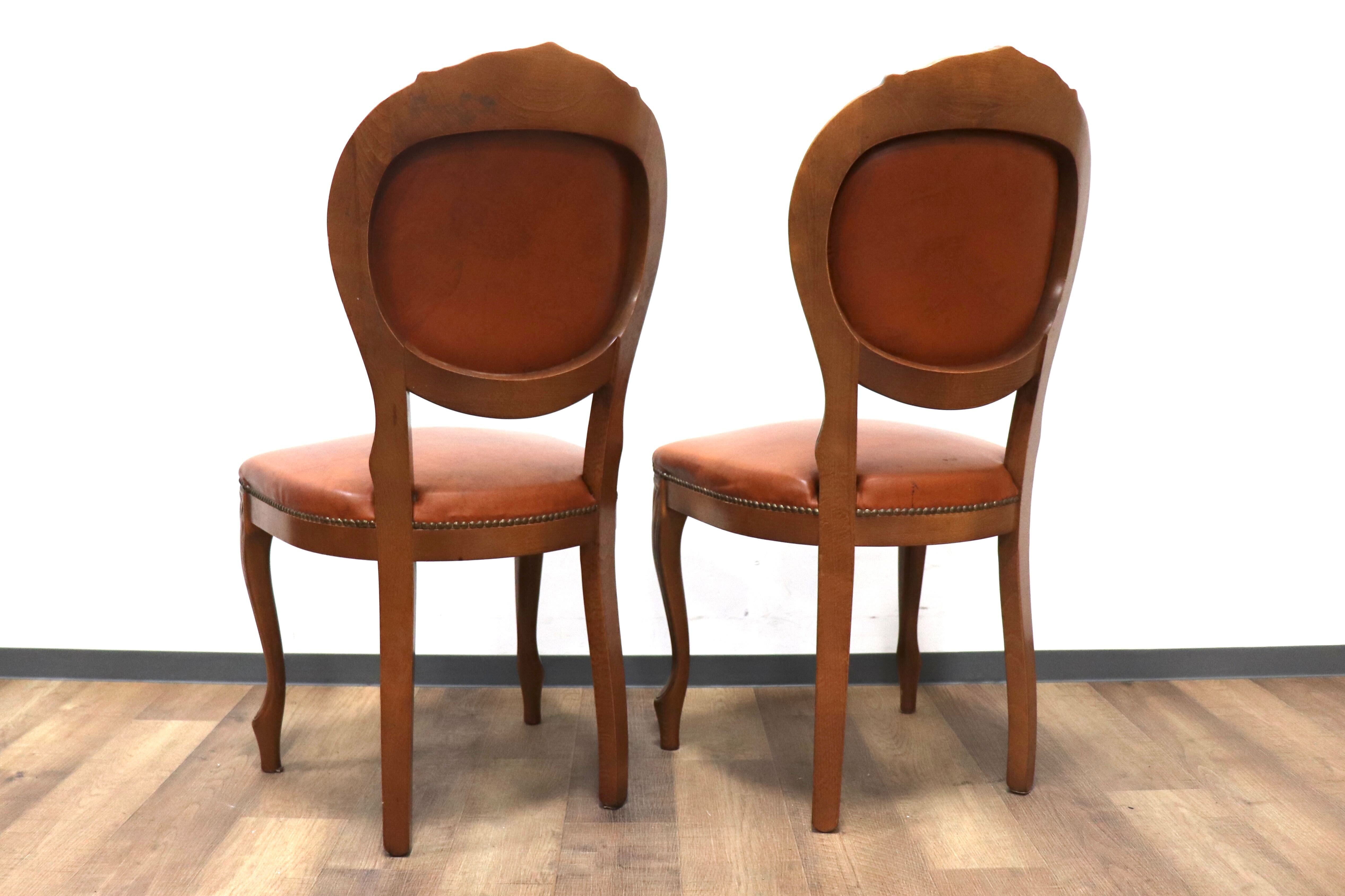 GMHS96C○イタリア製 ダイニングチェア 椅子 2脚セット 革張り クラシック エレガント ロココ調 鋲打ち ヨーロピアン 定価約12万