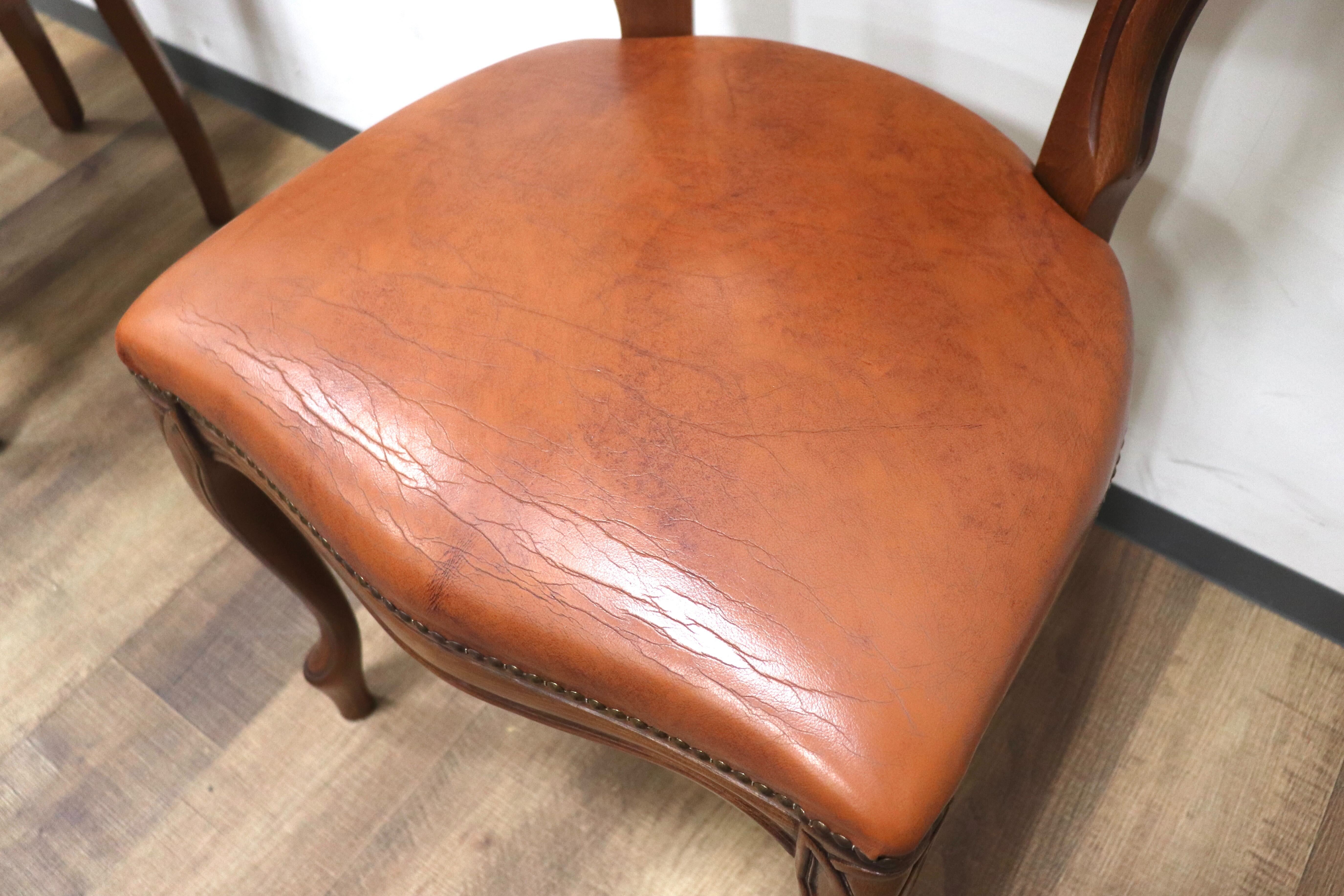 GMHS96D○イタリア製 ダイニングチェア 椅子 2脚セット 革張り クラシック エレガント ロココ調 鋲打ち ヨーロピアン 定価約12万