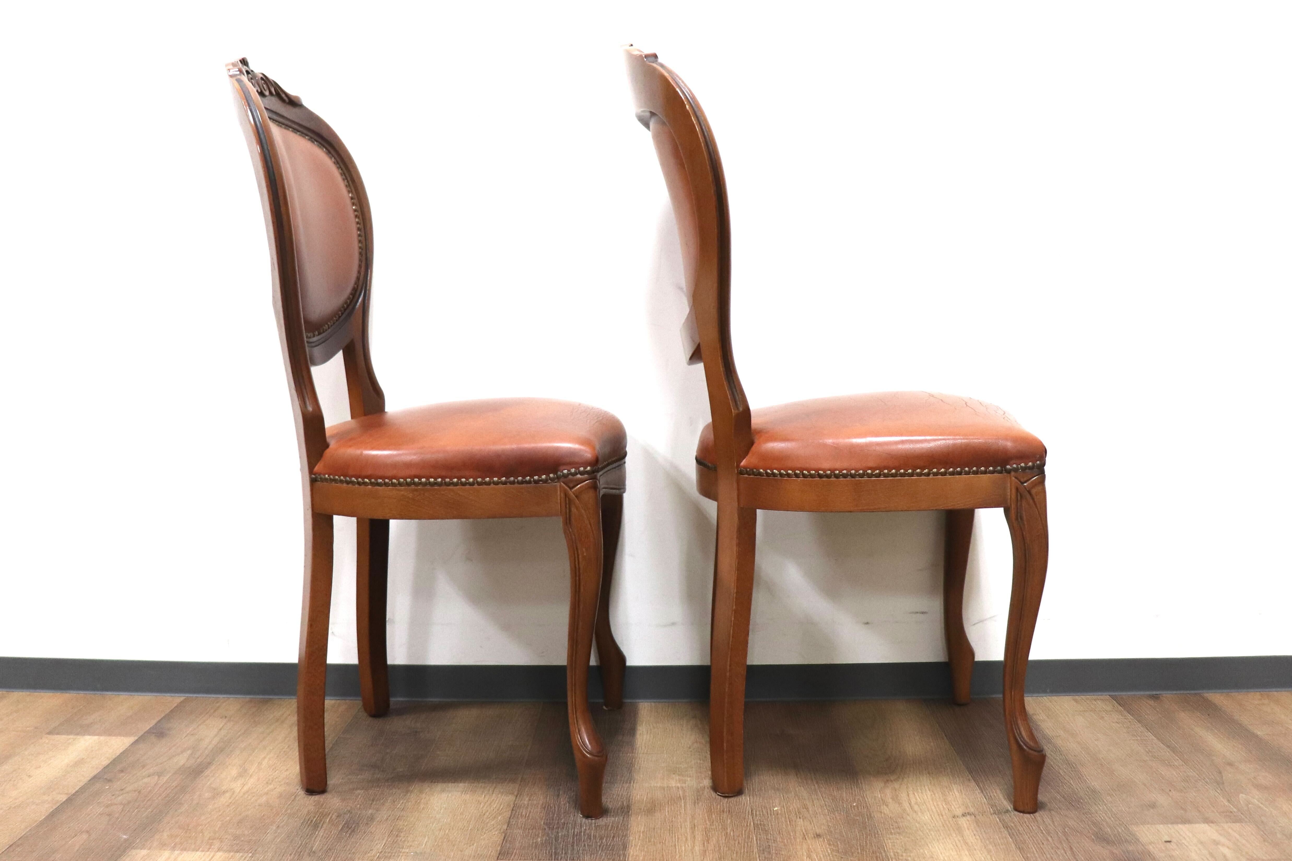 GMHS96D○イタリア製 ダイニングチェア 椅子 2脚セット 革張り クラシック エレガント ロココ調 鋲打ち ヨーロピアン 定価約12万