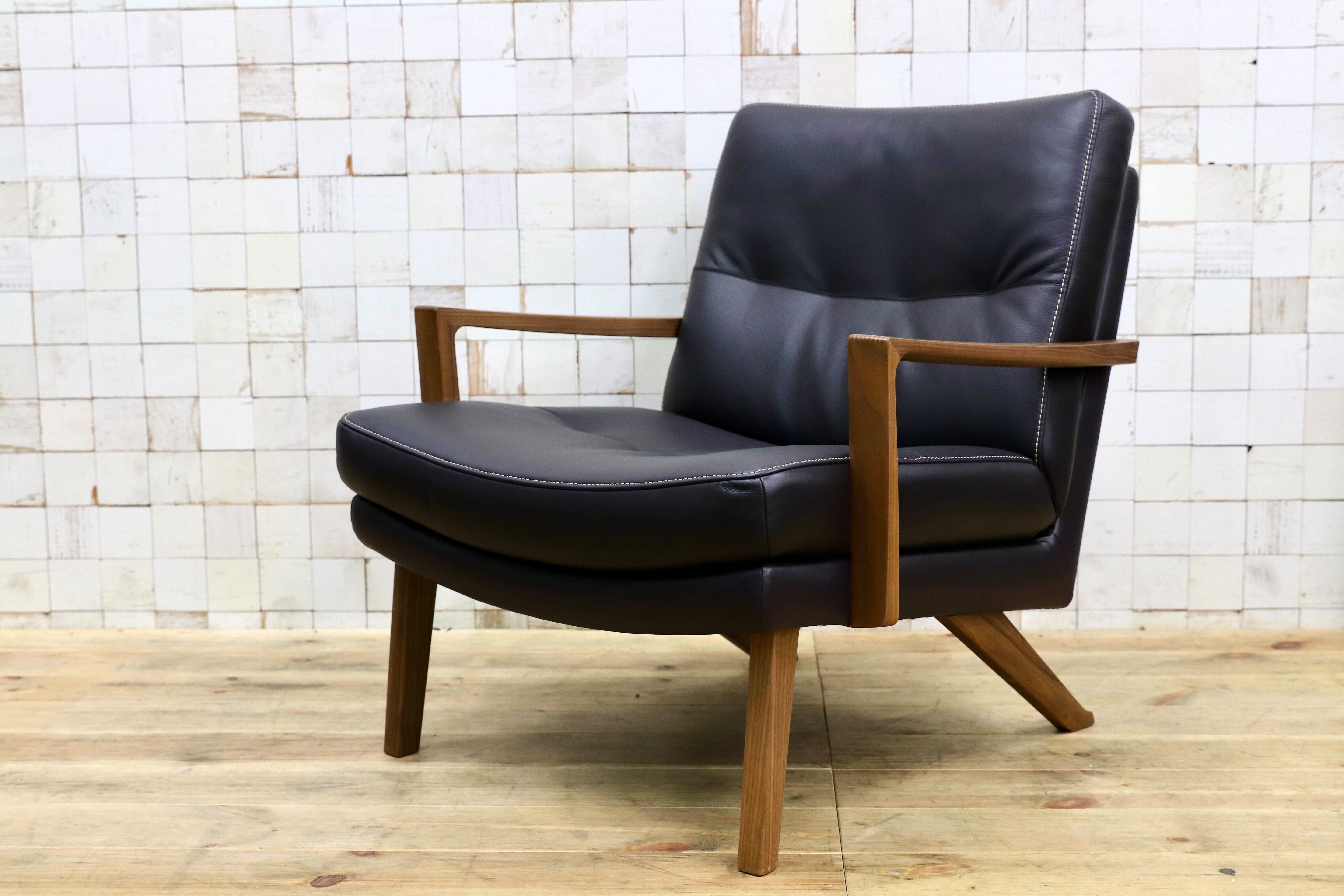 GMIS426A○karimoku / カリモク ZU16 1人掛けソファ シングルソファ アームチェア ウォールナット 本革 レザー ネイビー色 定価約16.7万