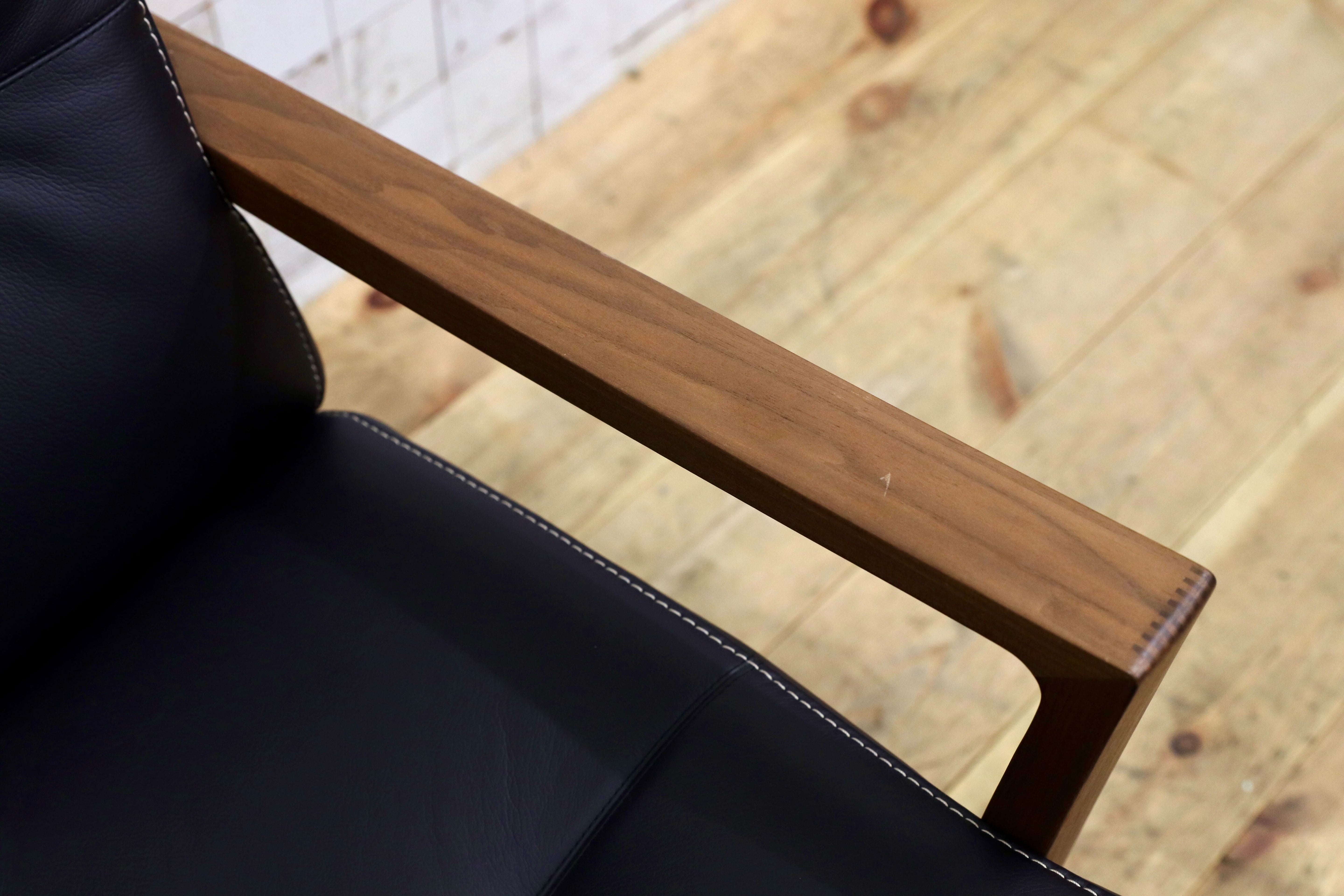 GMIS426B○karimoku / カリモク ZU16 1人掛けソファ シングルソファ アームチェア ウォールナット 本革 レザー ネイビー色 定価約16.7万